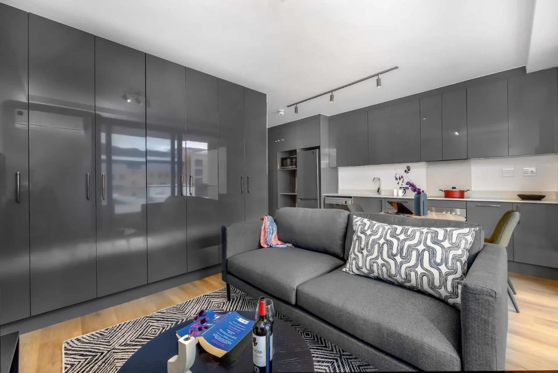 Living room in Newlands Peak Aparthotel by Totalstay