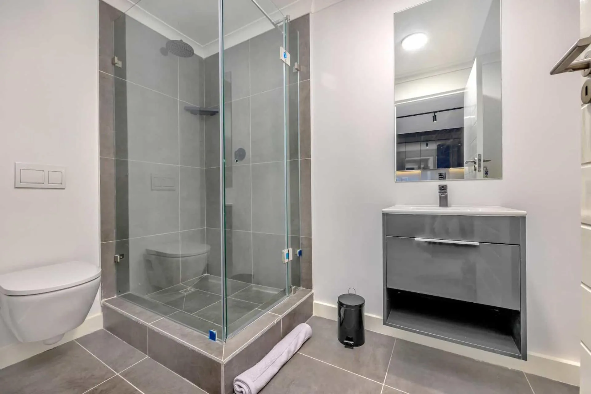 Shower in Newlands Peak Aparthotel by Totalstay
