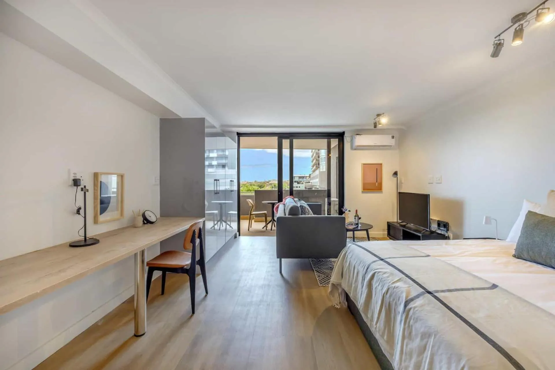 Living room in Newlands Peak Aparthotel by Totalstay