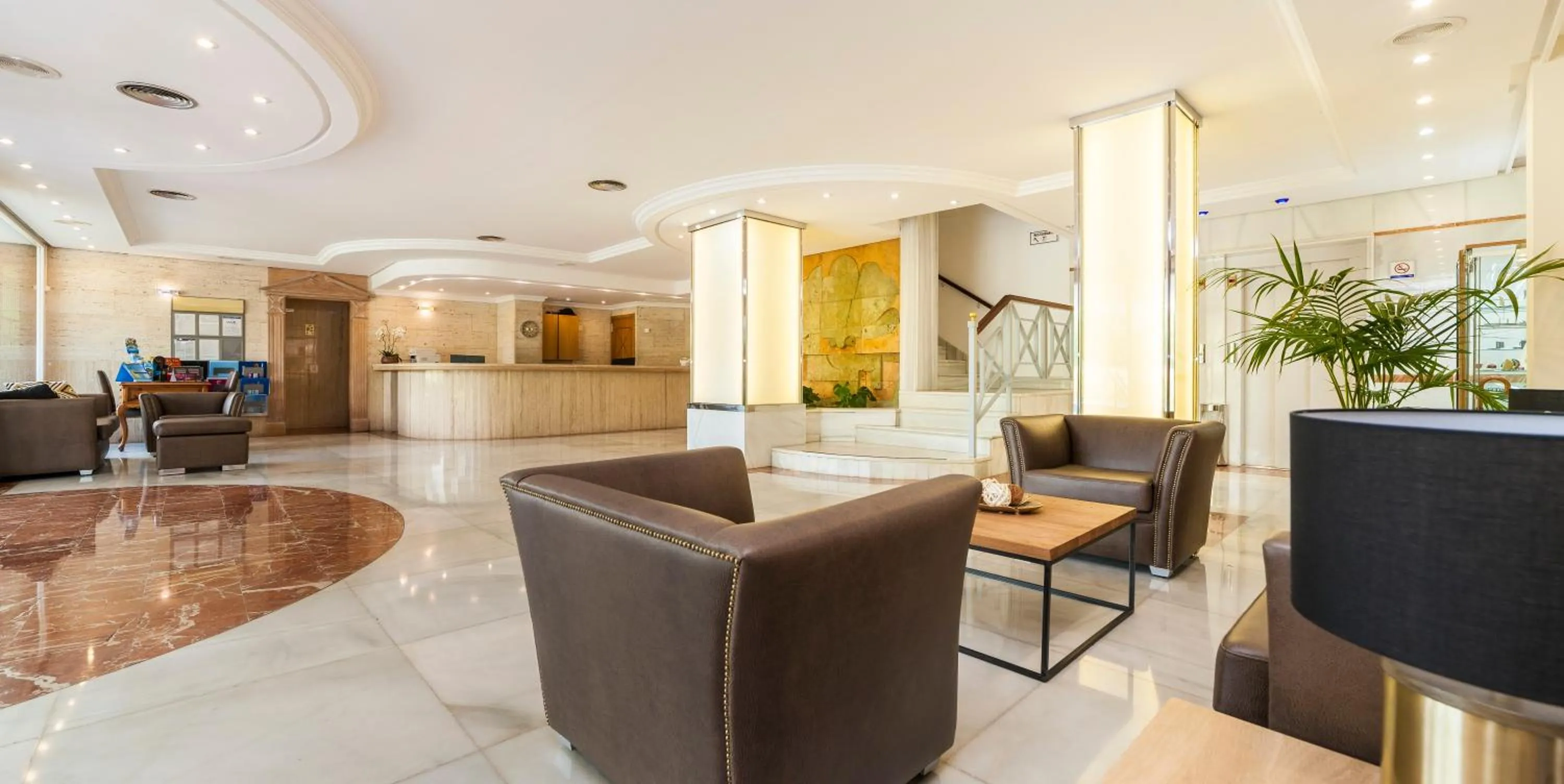 Lobby or reception in Globales Palmanova Palace