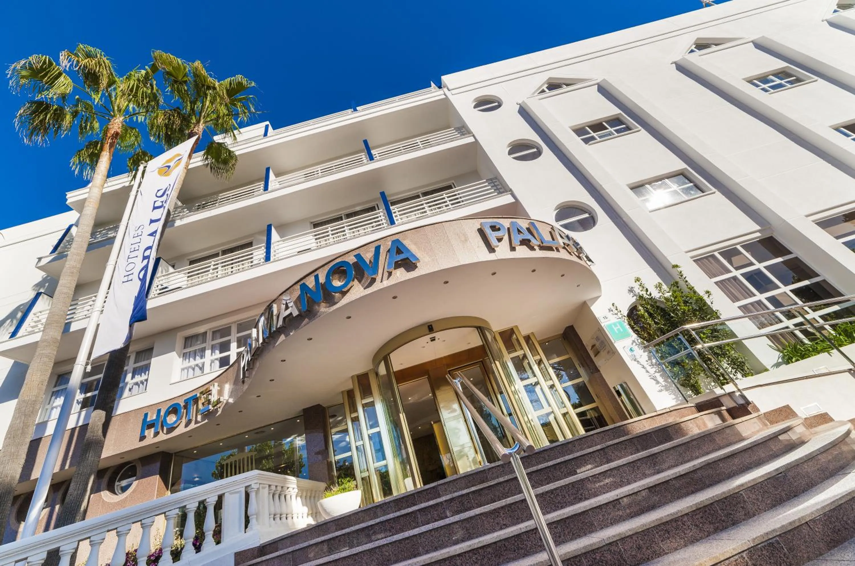 Lobby or reception in Globales Palmanova Palace