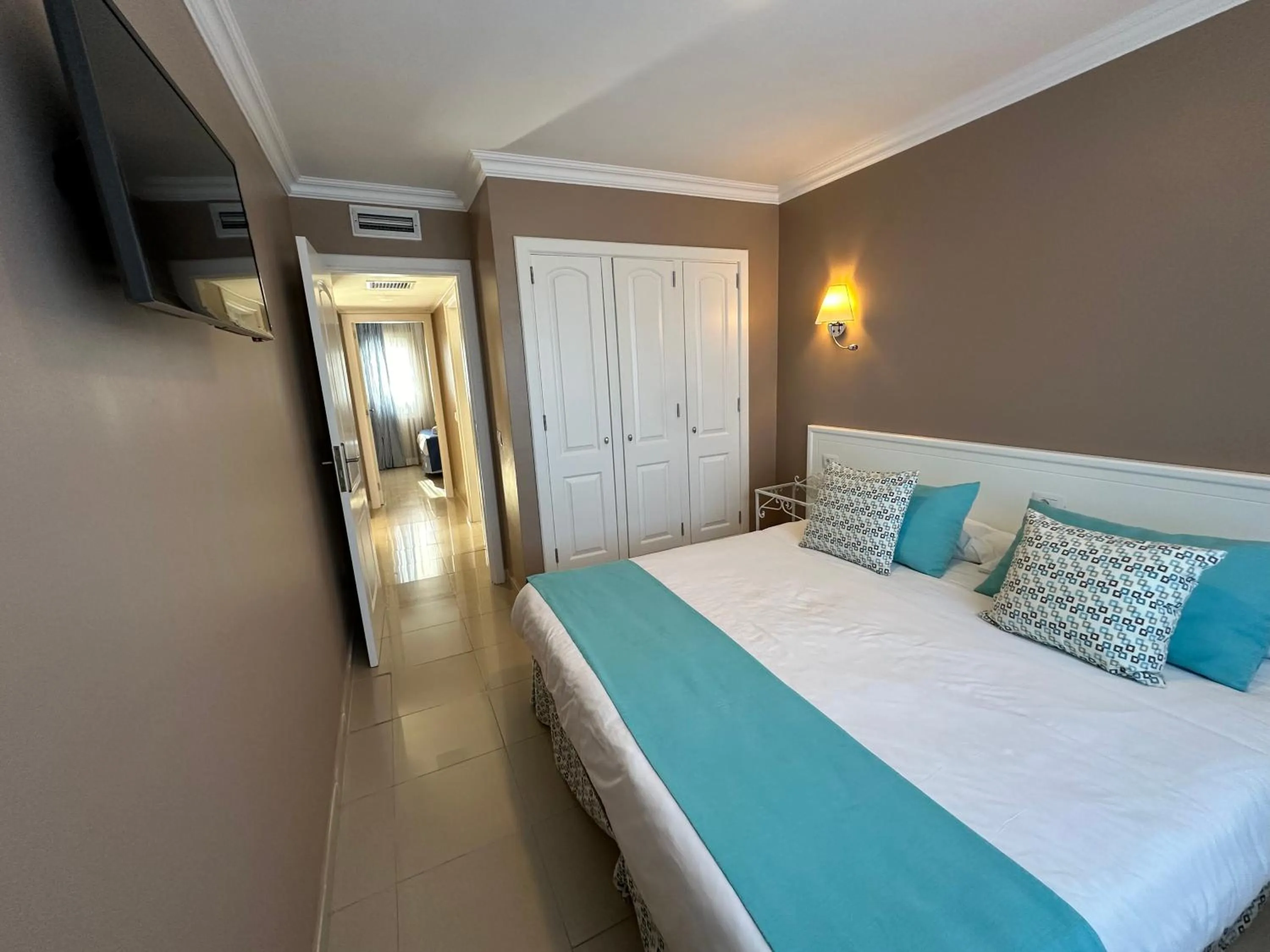 Bedroom, Bed in RF La Quinta Park Suites