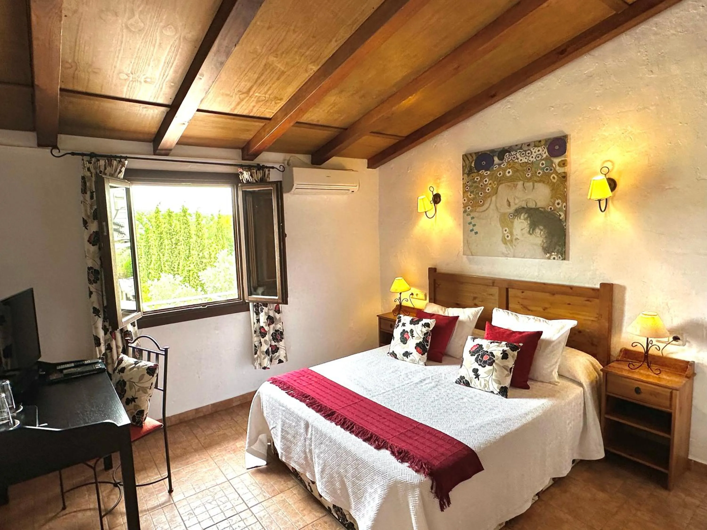 Property building, Bed in Hotel Rural La Paloma