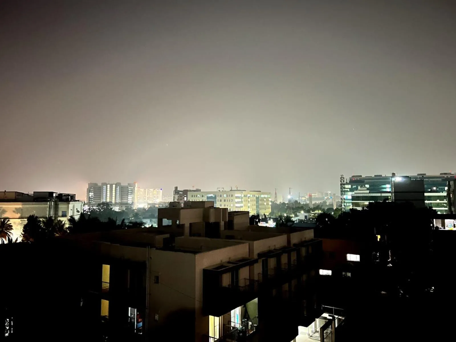 Night in Hotel East park Electronic City