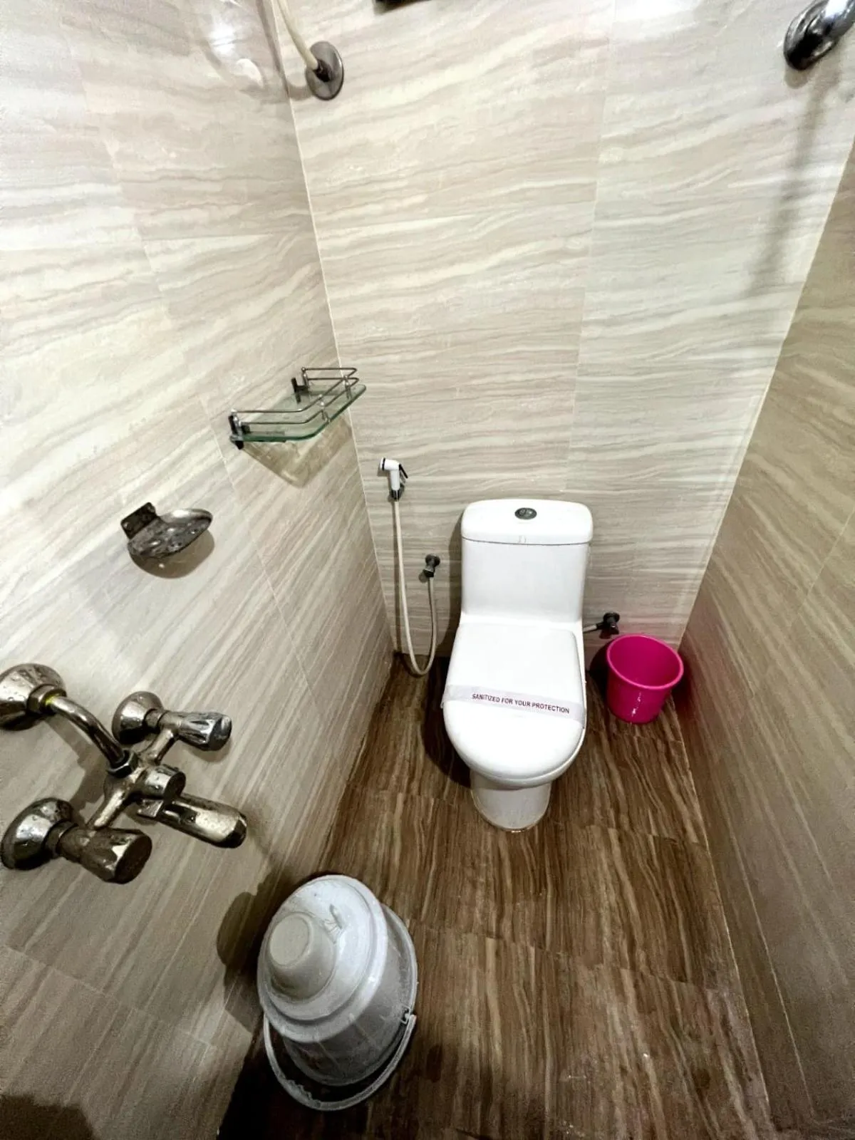 Shower in Hotel East park Electronic City