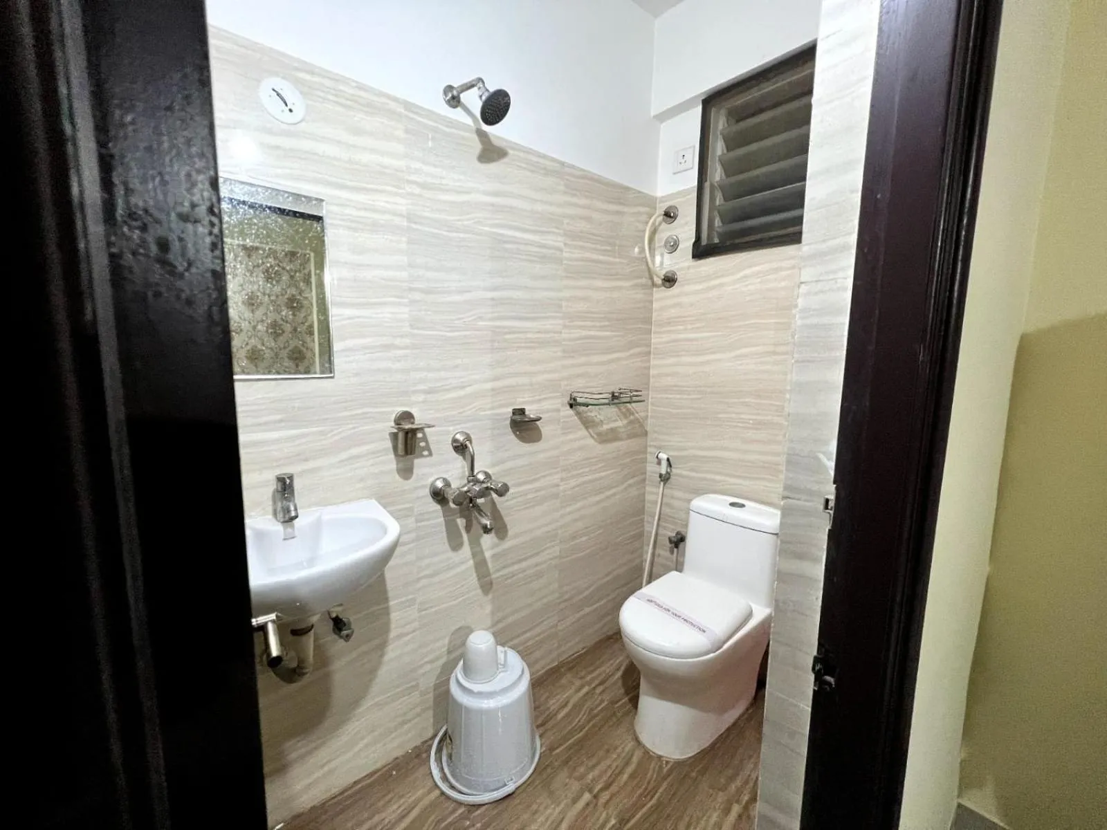 Shower in Hotel East park Electronic City