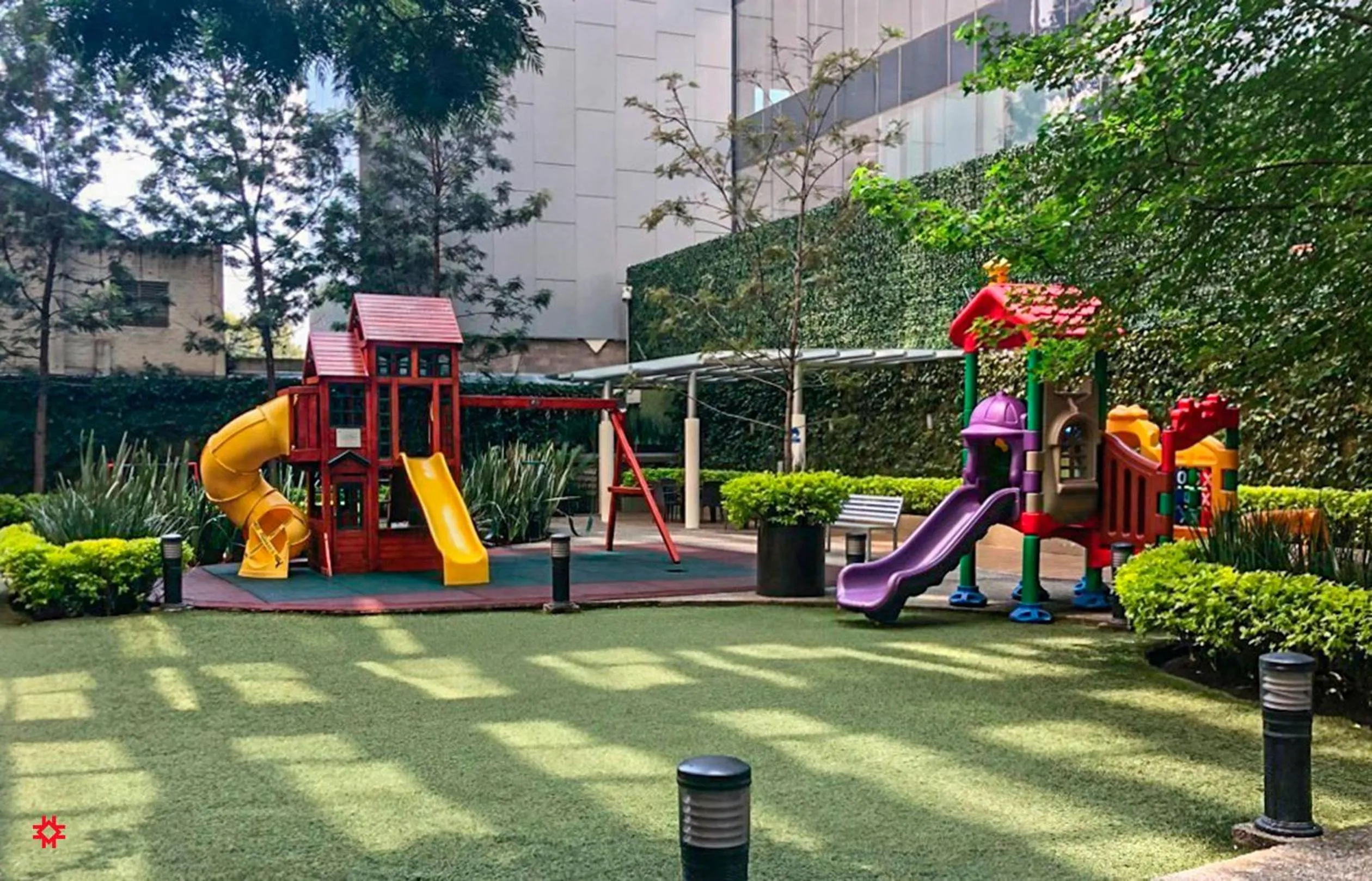 Communal lounge/ TV room in Casa Vive Grand by Kukun