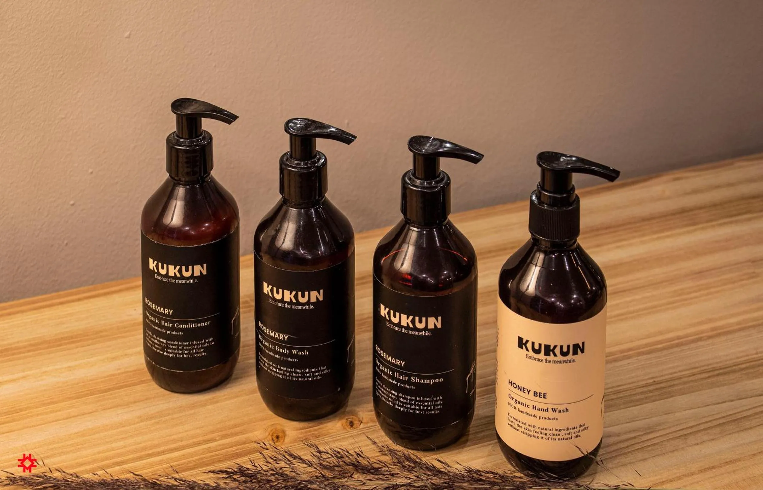 Text overlay in Casa Vive Grand by Kukun