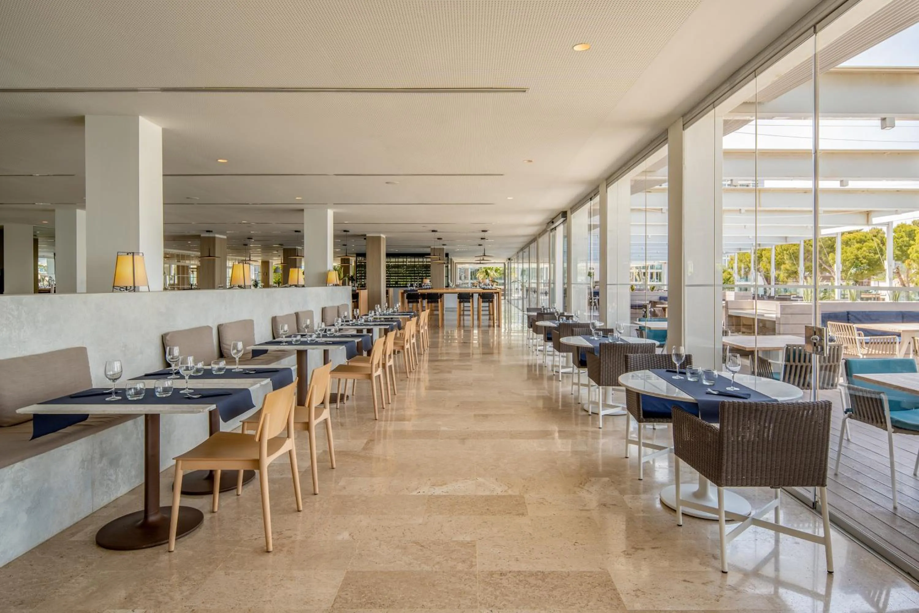 Restaurant/places to eat in Meliá Calviá Beach