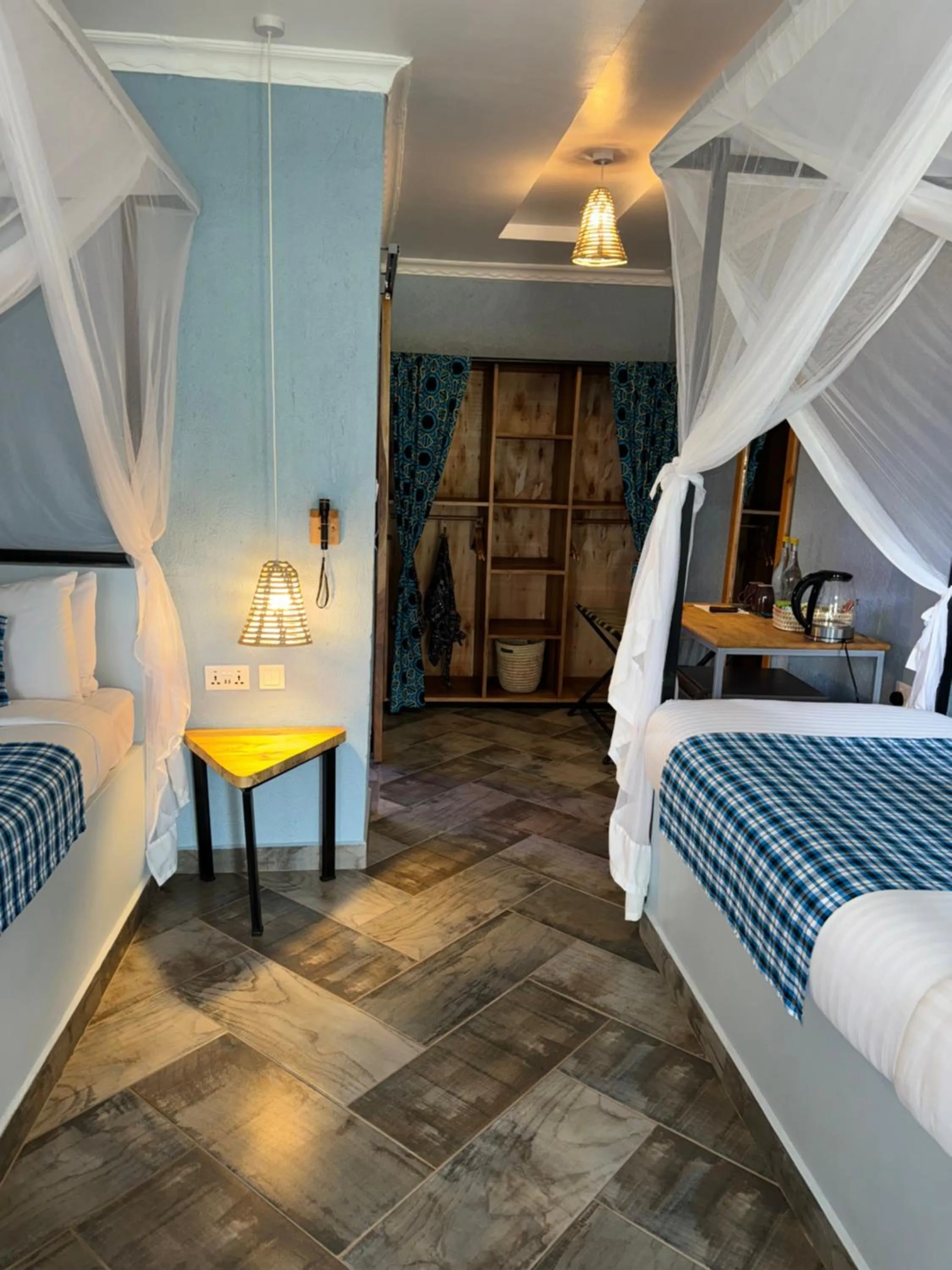 Photo of the whole room, Bed in Heart and Soul Lodge