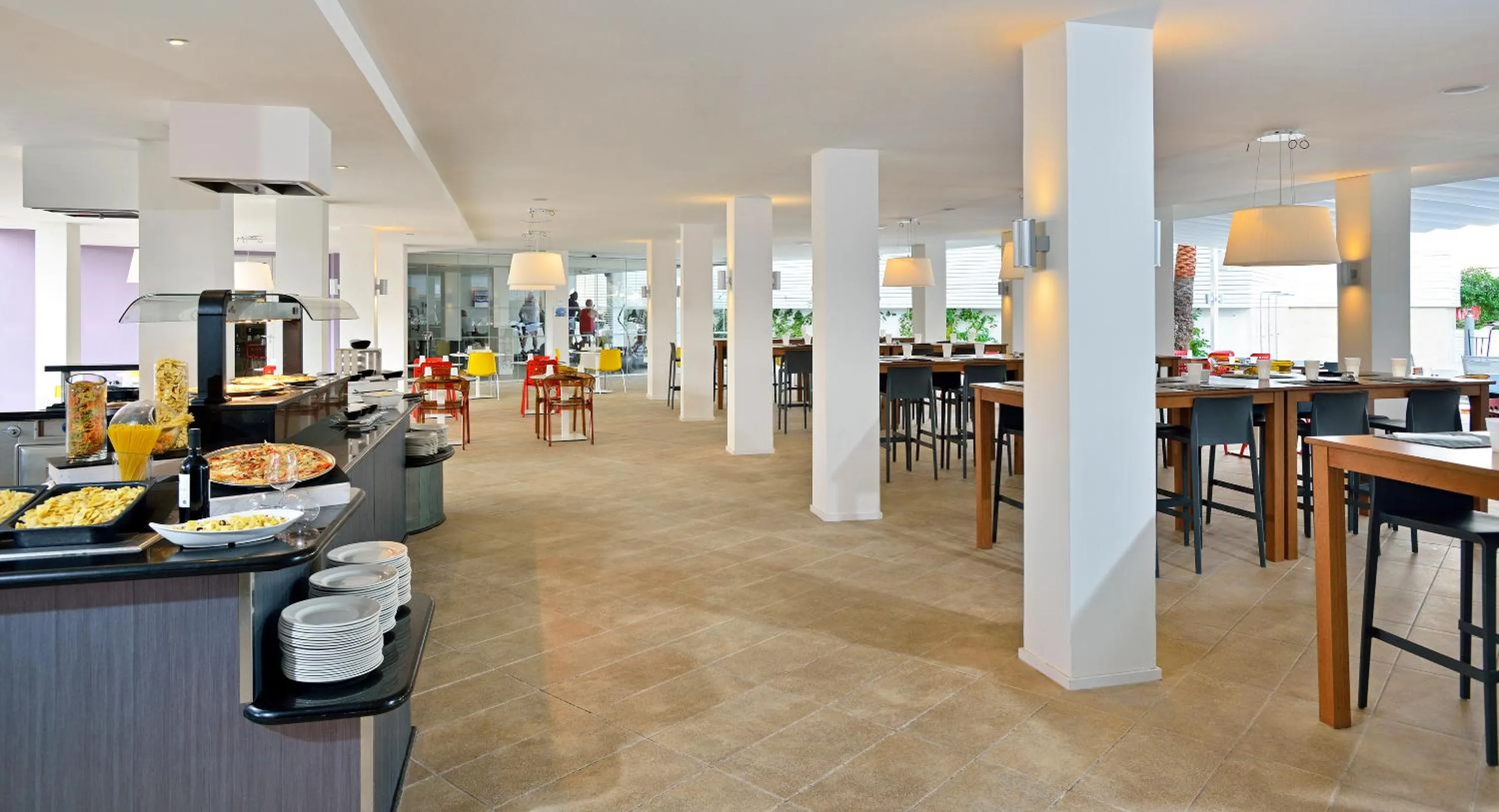 Restaurant/places to eat in Sol House The Studio - Calviá Beach - Adults Only