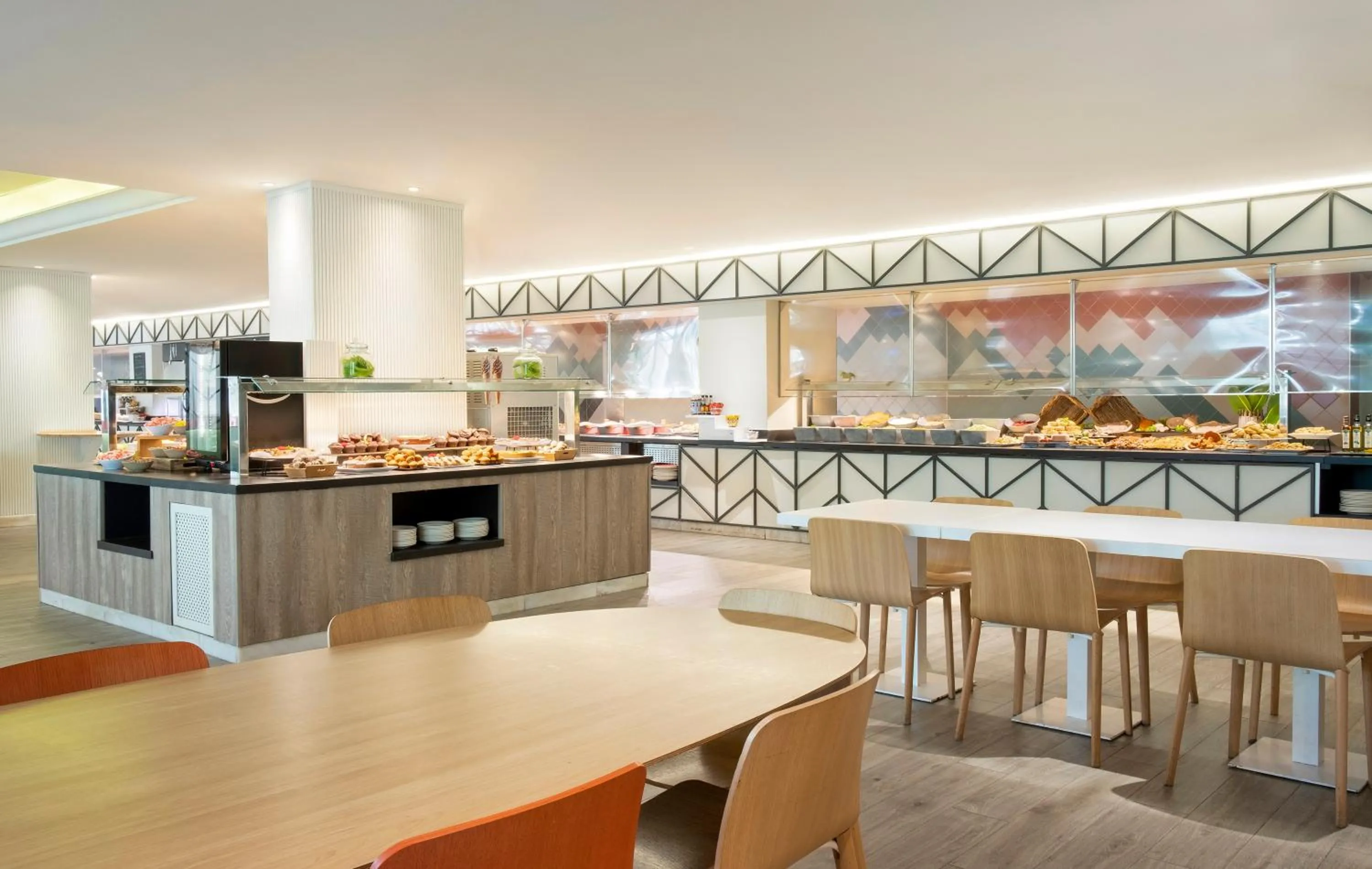 Restaurant/places to eat in Sol Katmandu Park & Resort