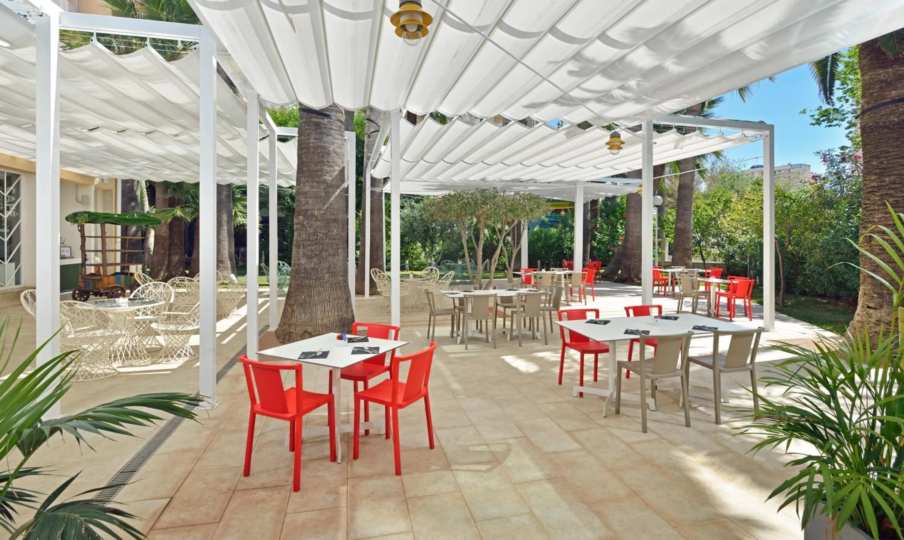 Restaurant/places to eat in Sol Katmandu Park & Resort