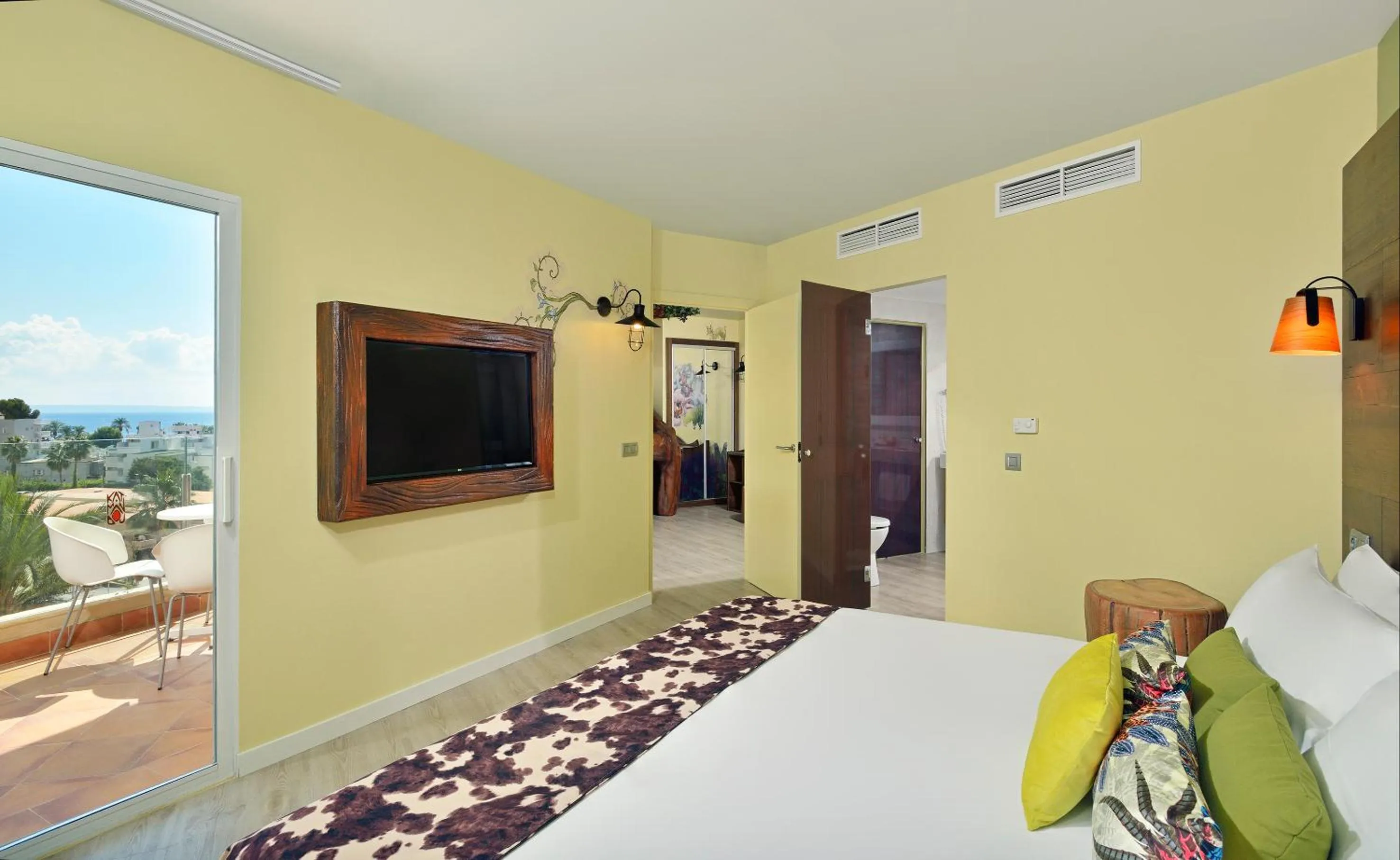 Bed in Sol Katmandu Park & Resort