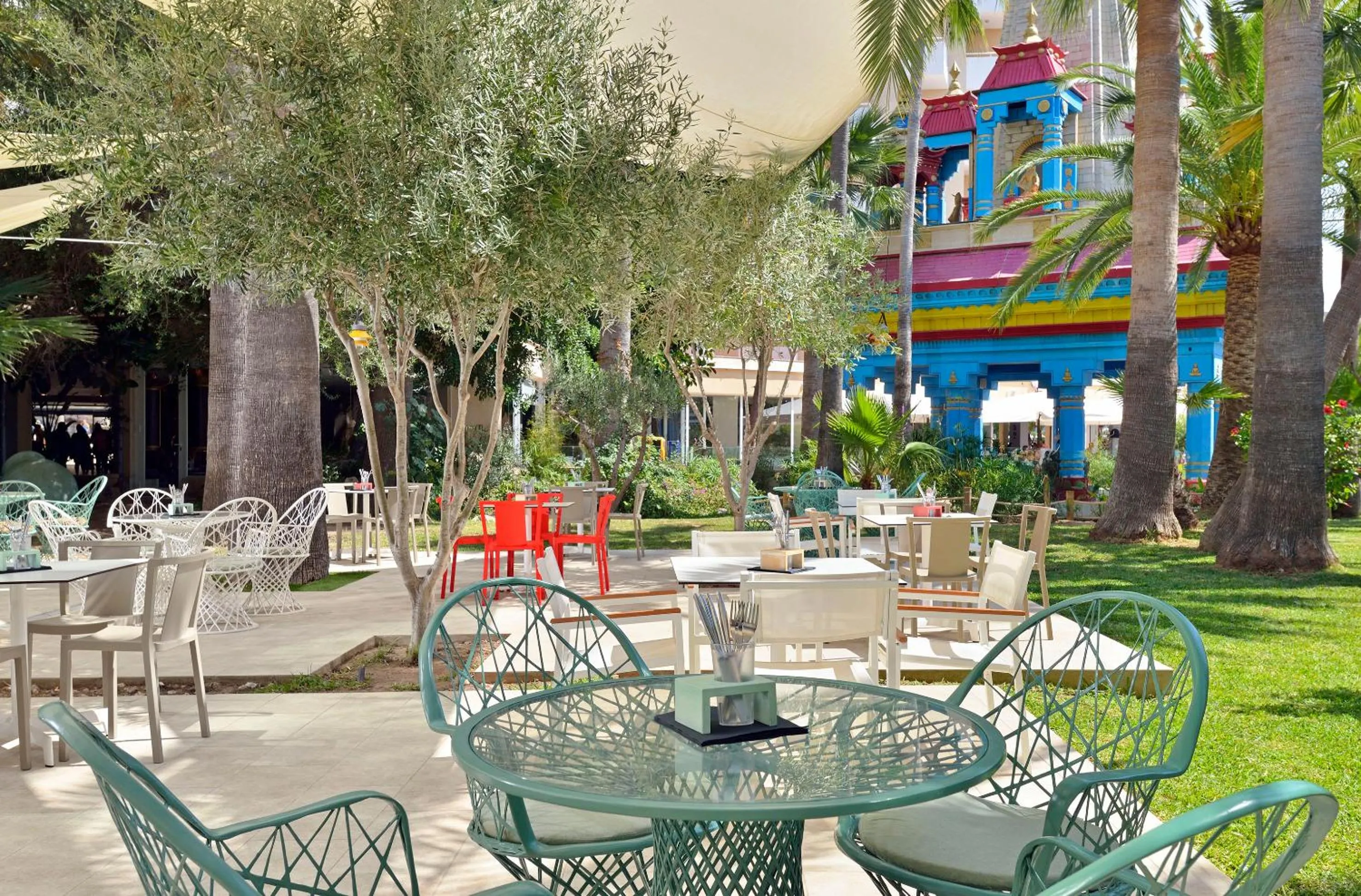 Restaurant/places to eat in Sol Katmandu Park & Resort