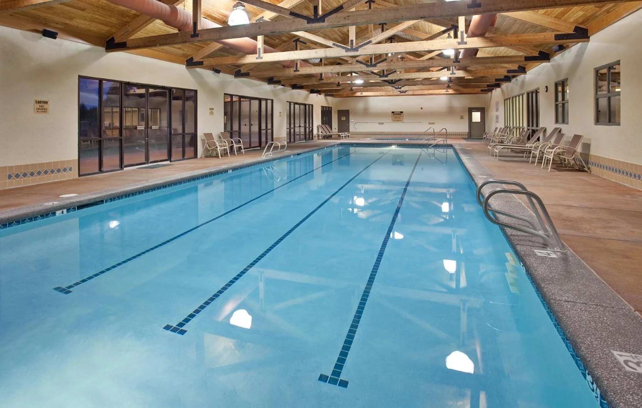 Swimming pool in Eagle Crest Vacation Resort