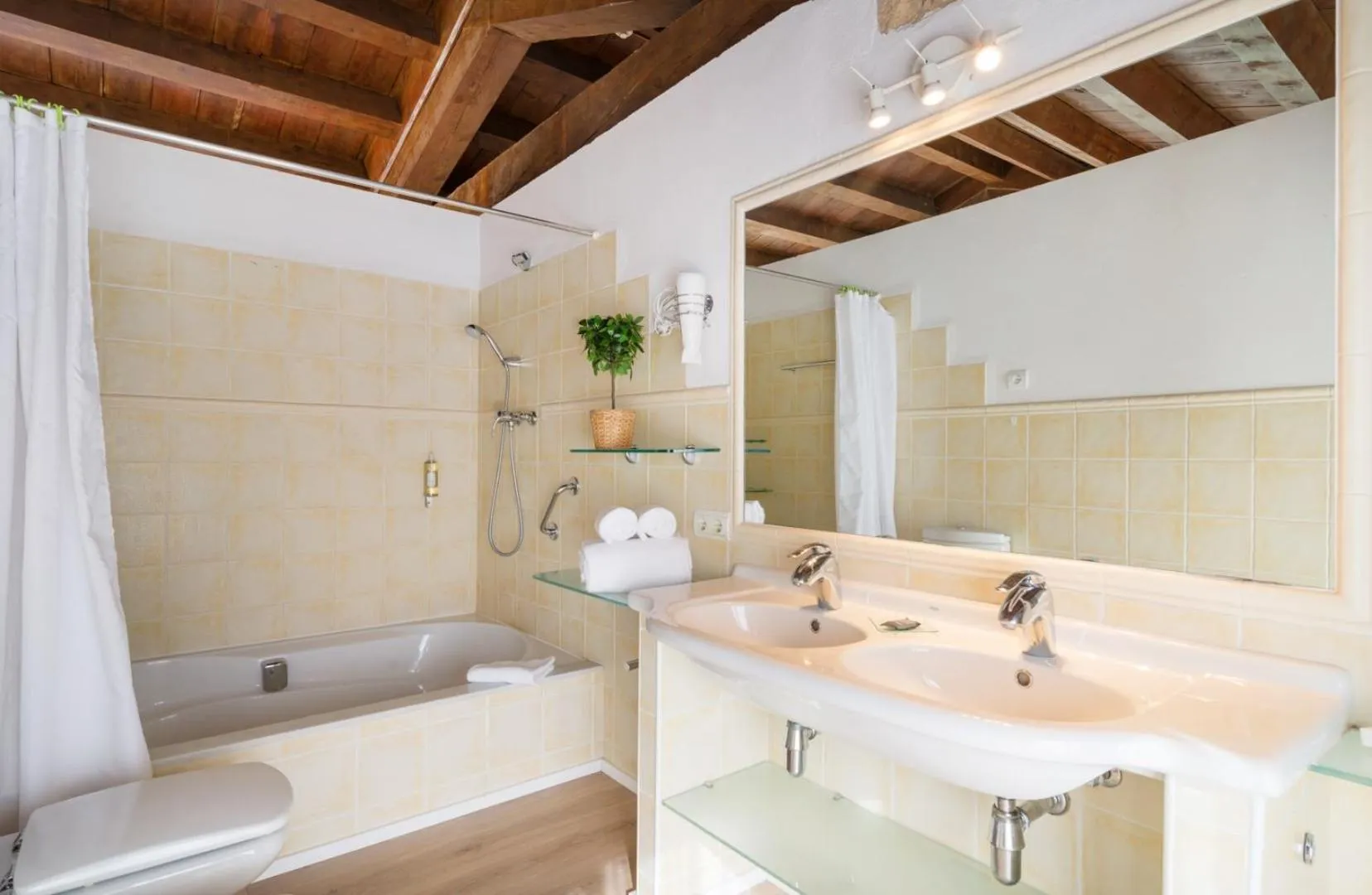 Bathroom in Mas Ses Vinyes - Adults Only