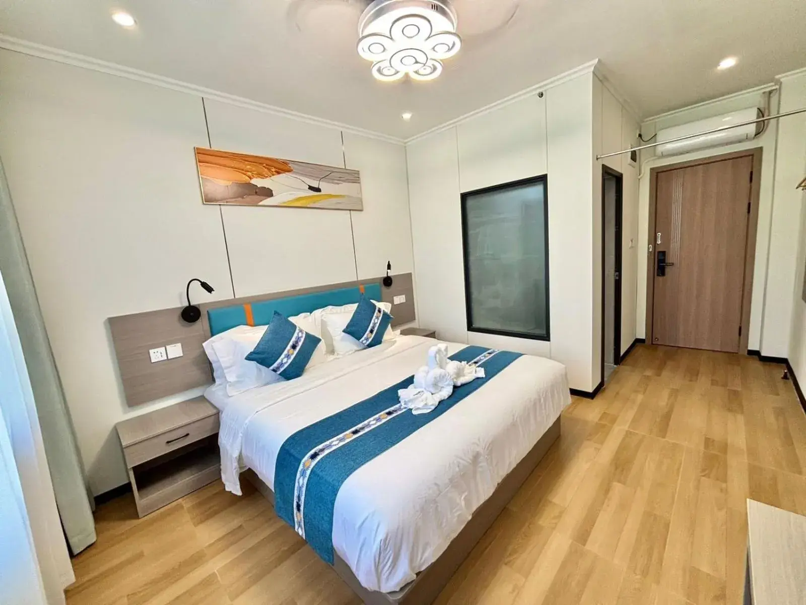 Deluxe King Room in Siargao Seasky Resort Deluxe King Room in Siargao Seasky Resort