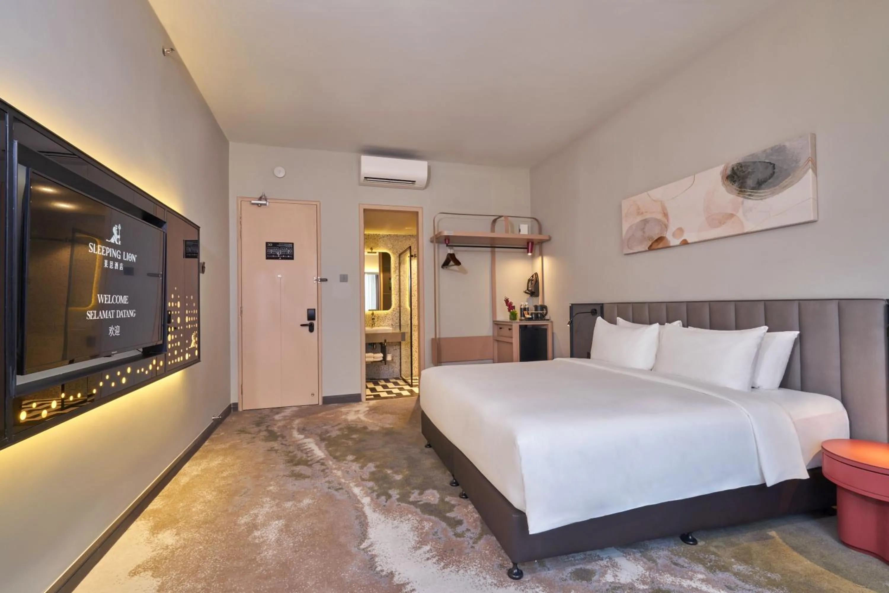 Bedroom, Bed in Sleeping Lion Suites