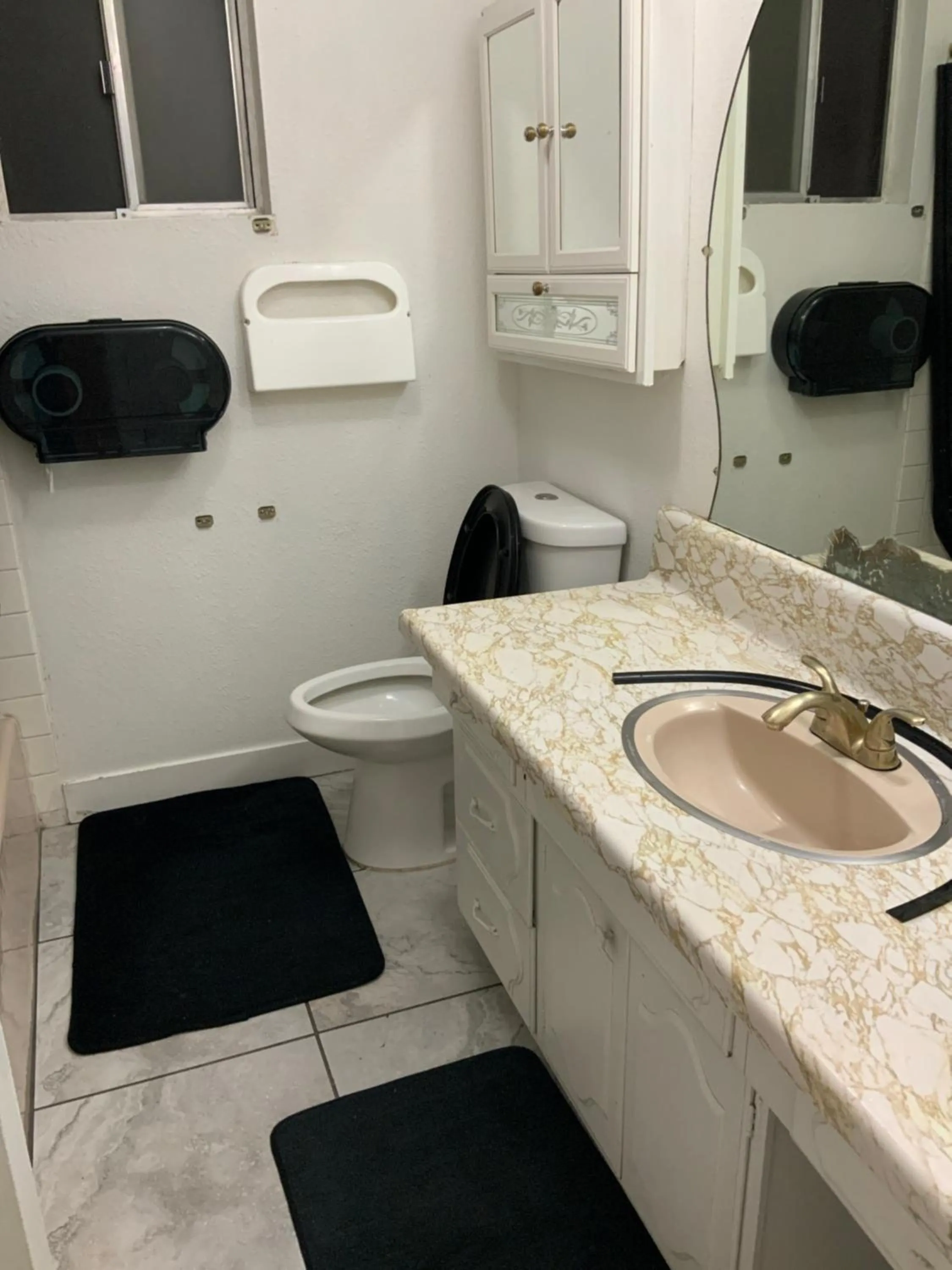 Toilet in The Yellow Penthouse LLC