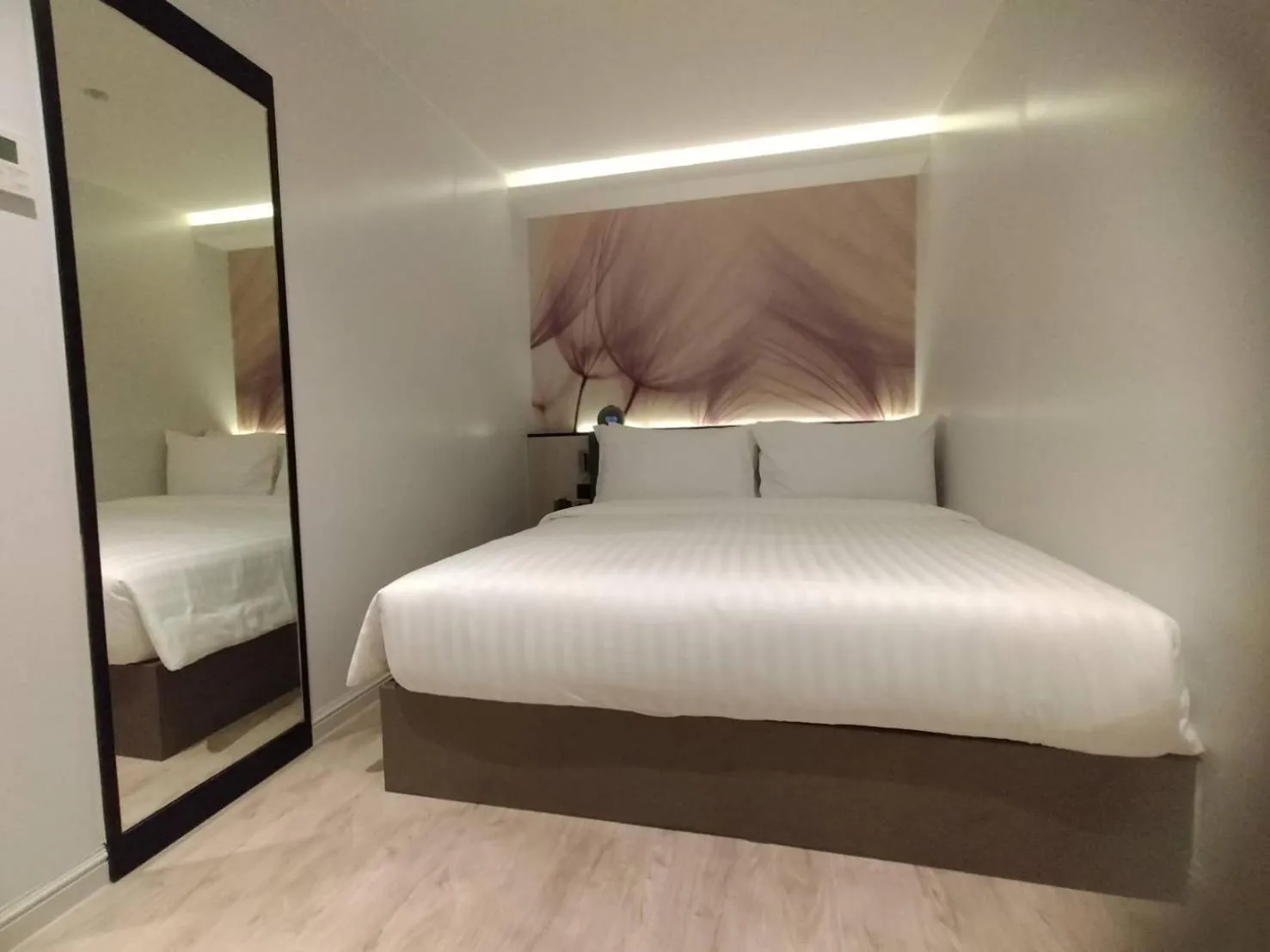 Deluxe King Room - single occupancy in Karnyapha Hotspring hotel