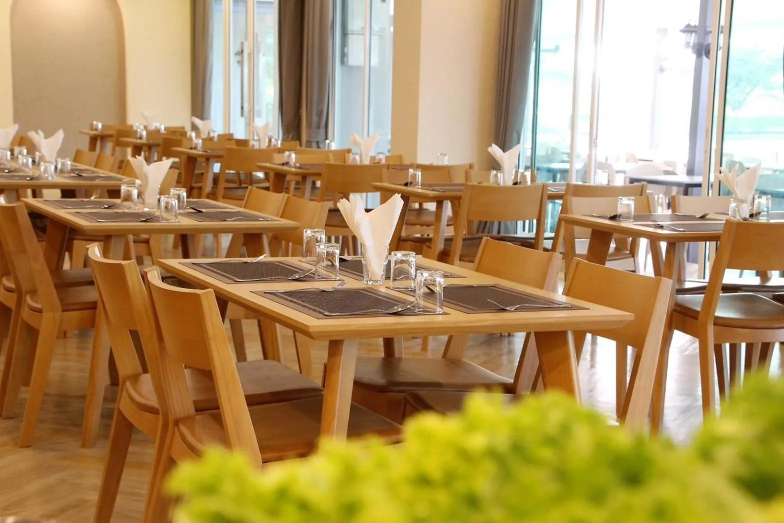 Restaurant/places to eat in The Leisure Hotel