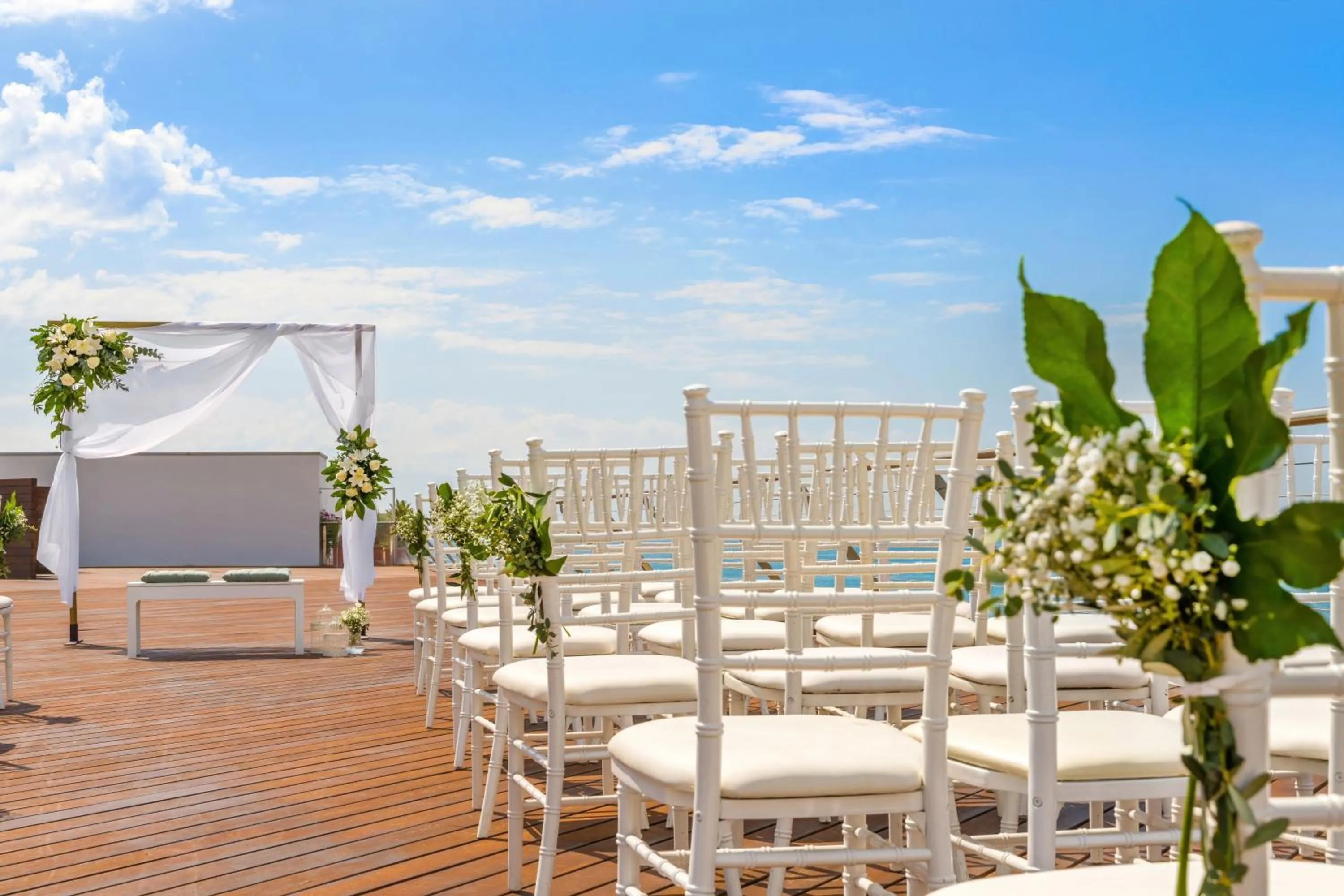 Banquet/Function facilities in Le Meridien Ra Beach Hotel and Spa