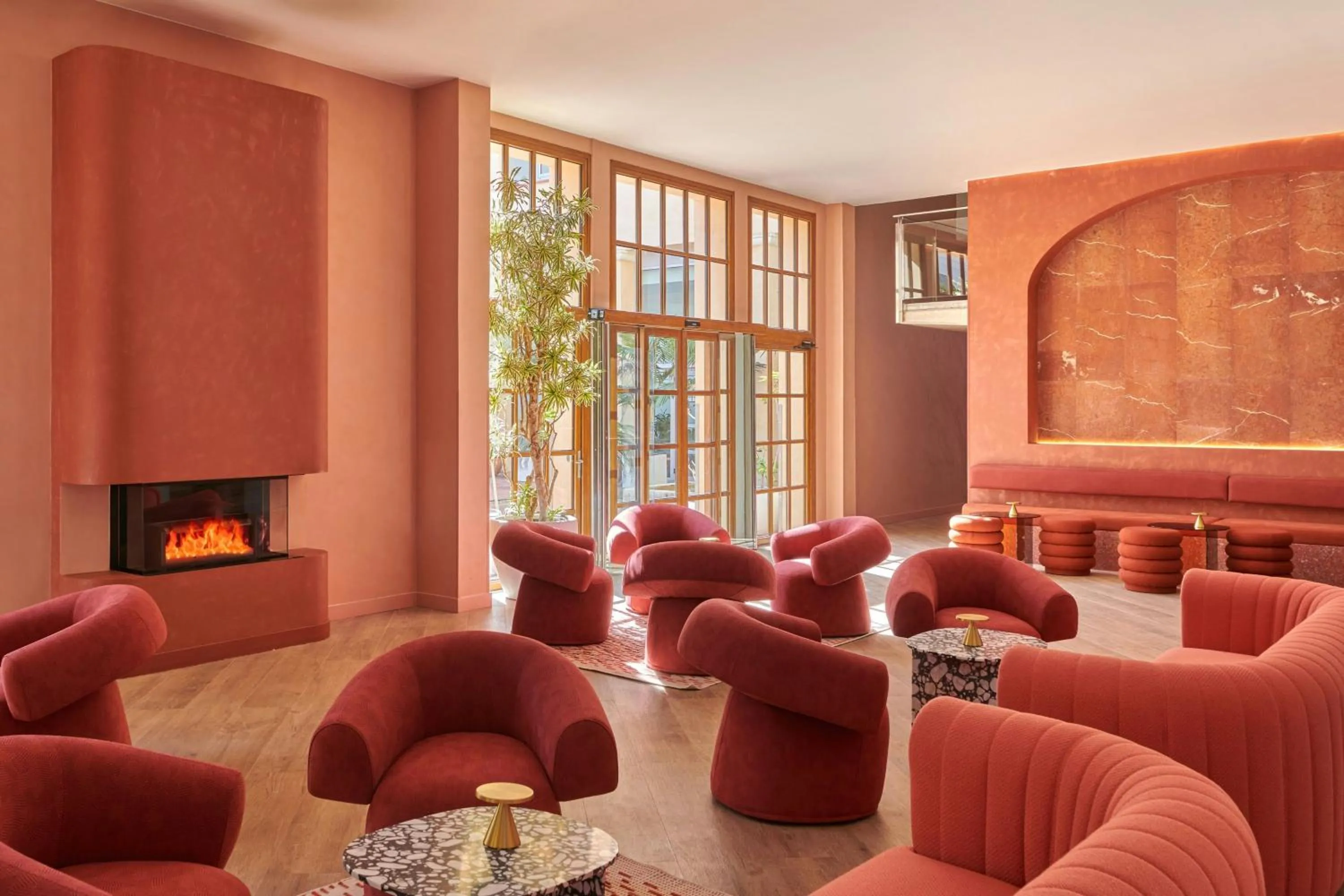 Lounge or bar in Le Meridien Ra Beach Hotel and Spa