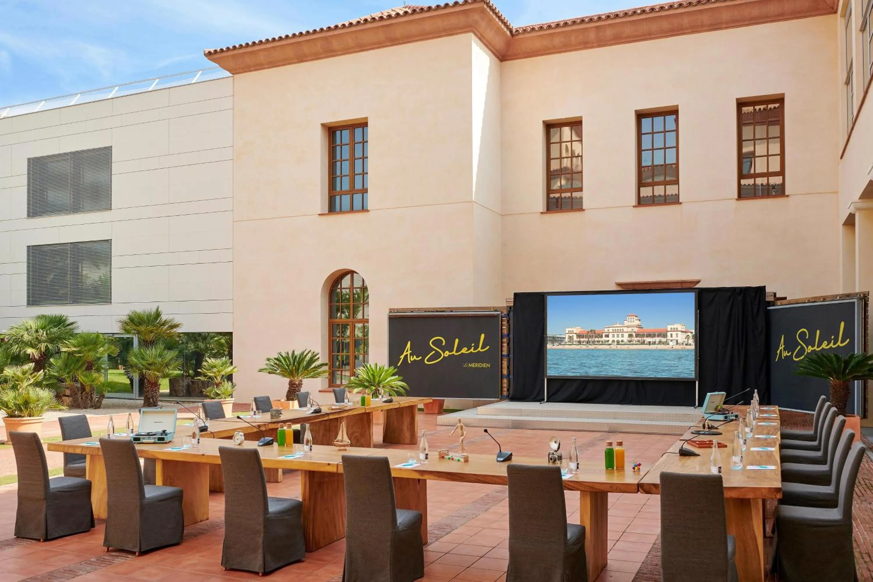 Meeting/conference room in Le Meridien Ra Beach Hotel and Spa