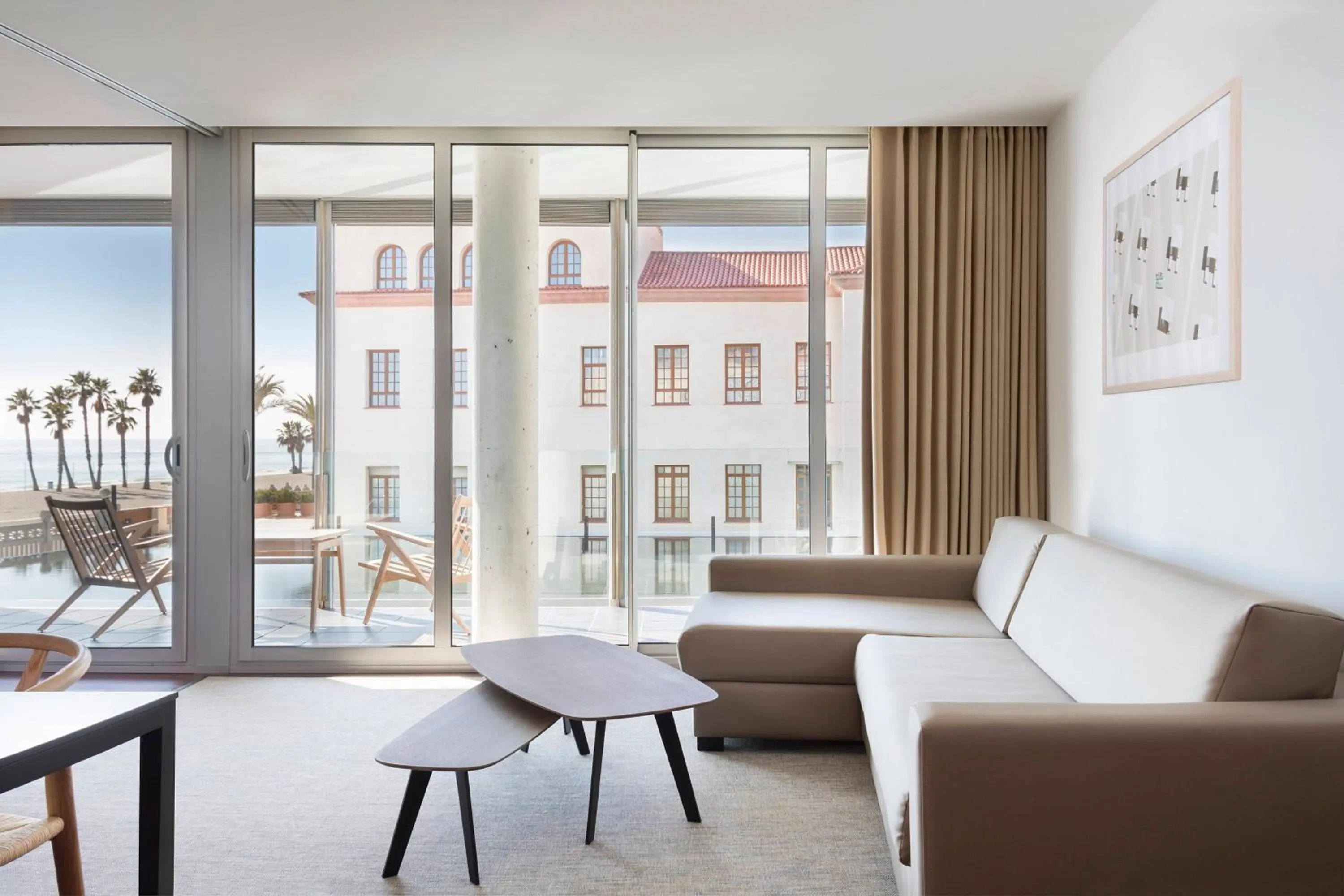 Living room in Le Meridien Ra Beach Hotel and Spa