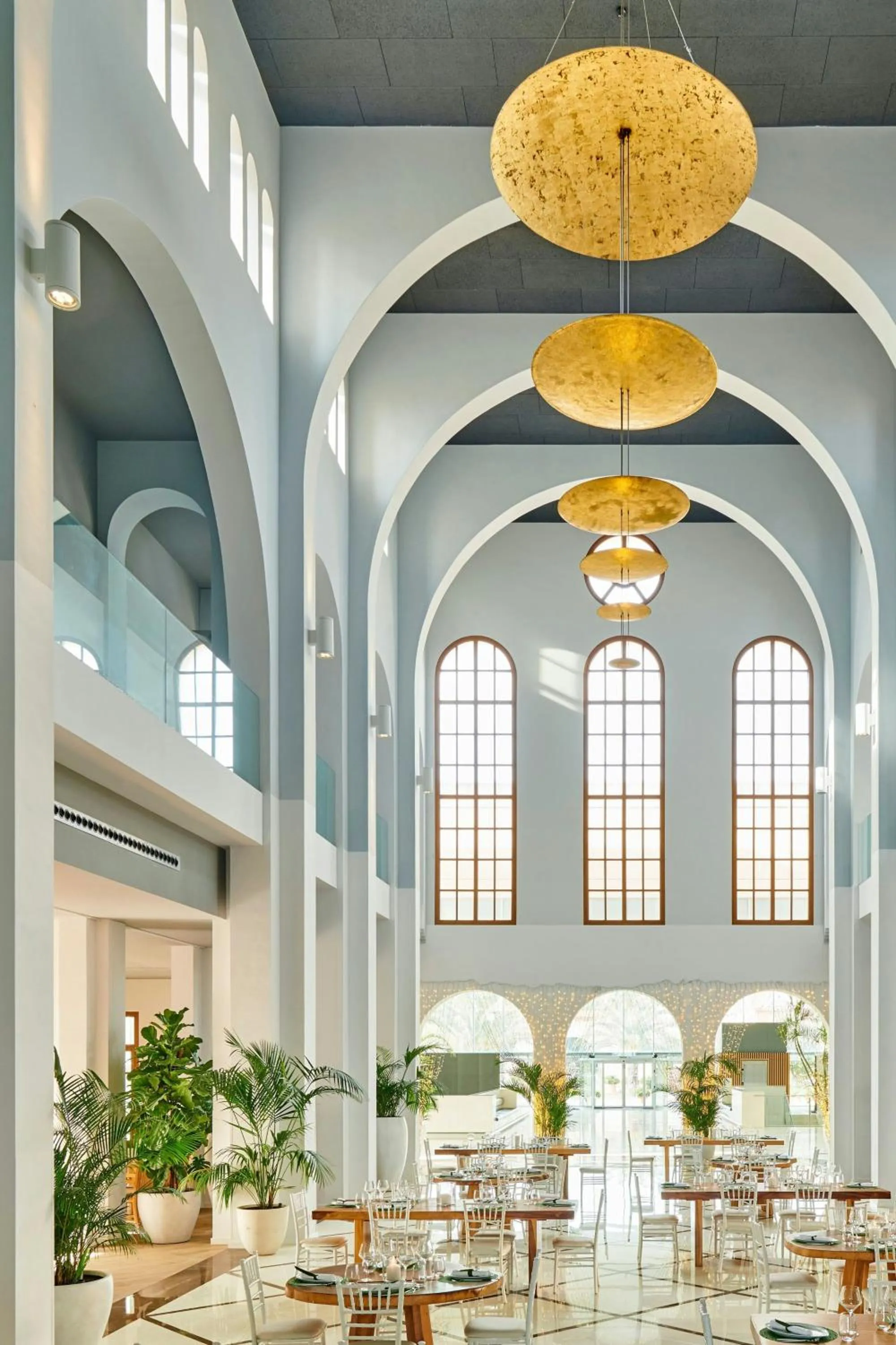 Restaurant/places to eat in Le Meridien Ra Beach Hotel and Spa