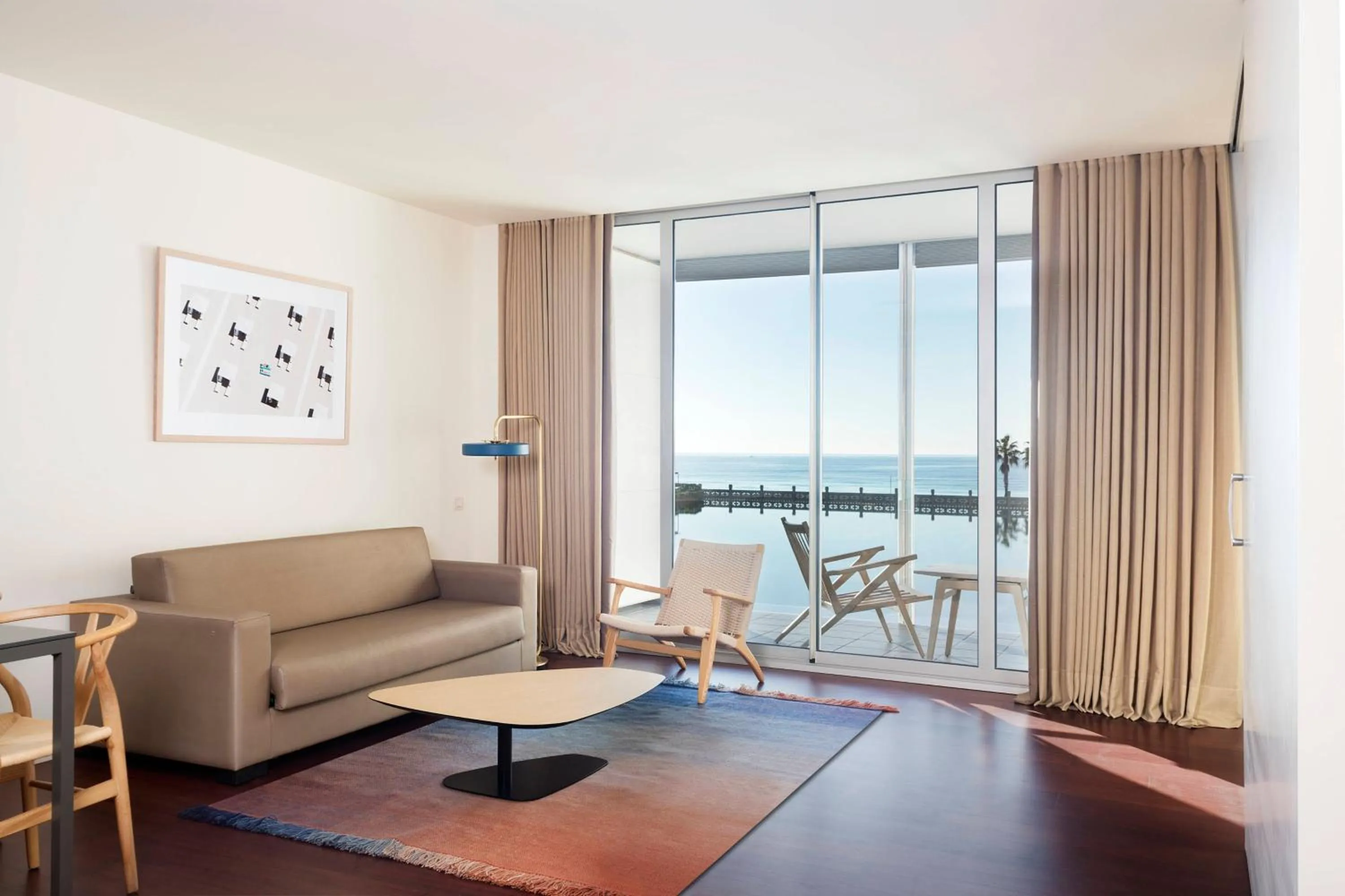 Living room in Le Meridien Ra Beach Hotel and Spa