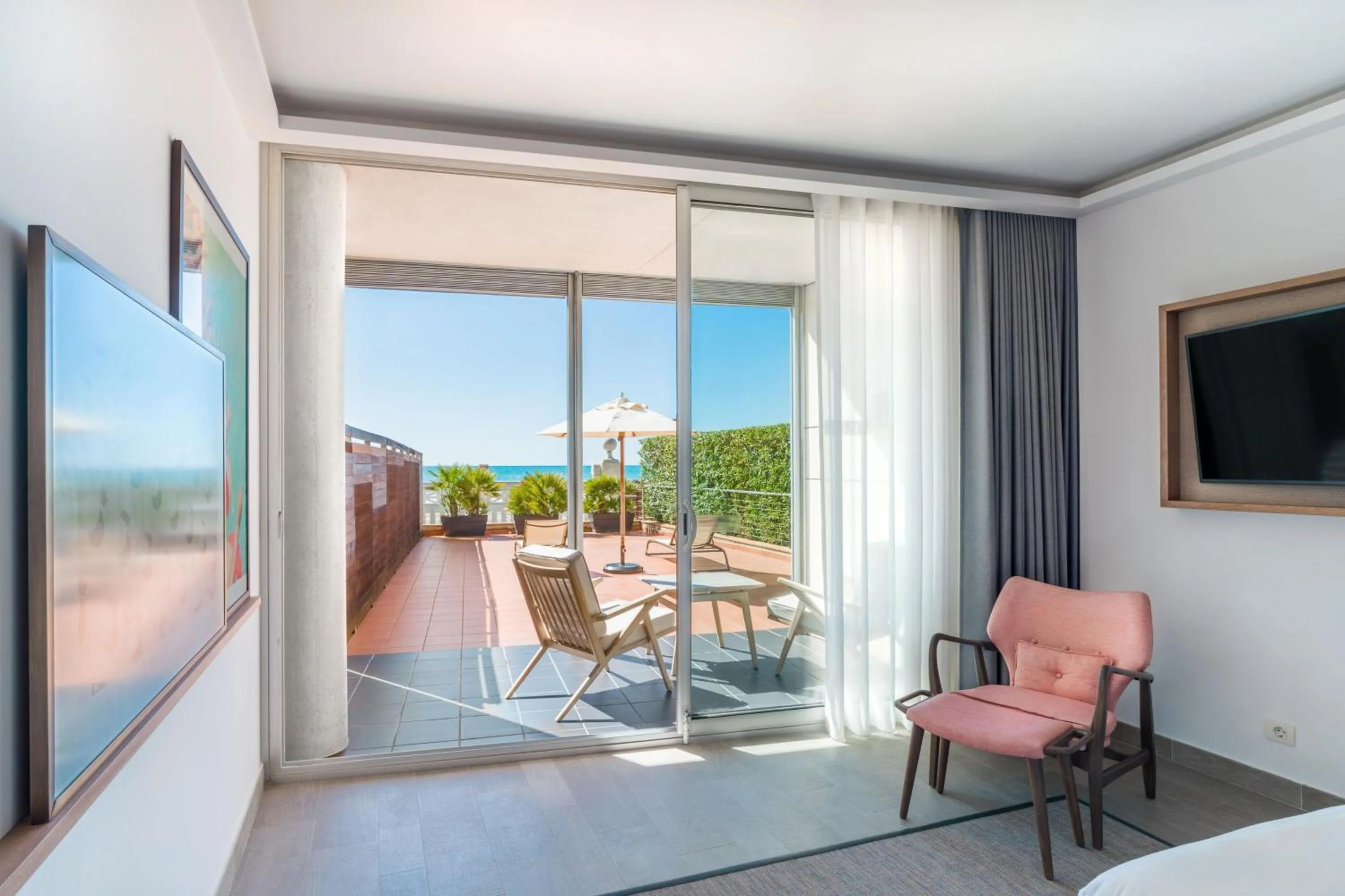 Photo of the whole room in Le Meridien Ra Beach Hotel and Spa