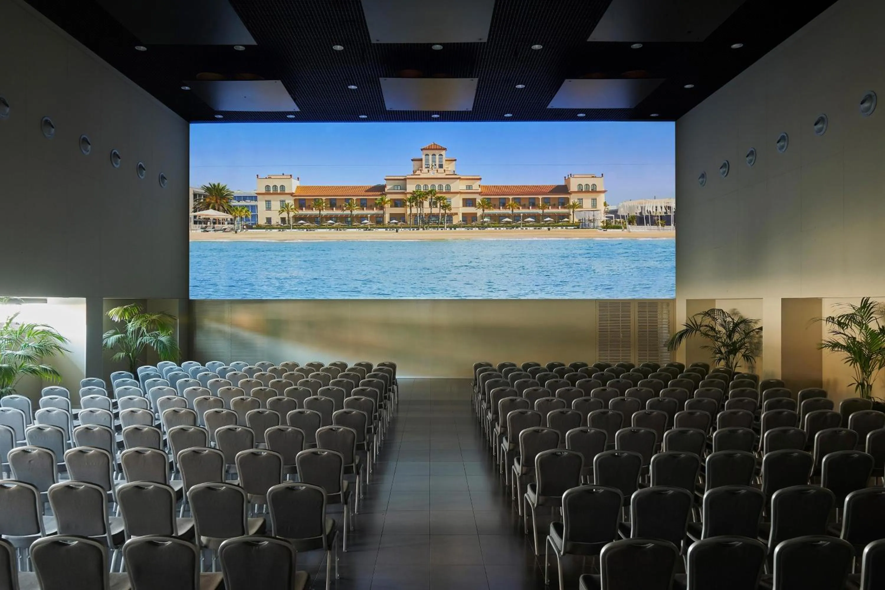 Meeting/conference room in Le Meridien Ra Beach Hotel and Spa