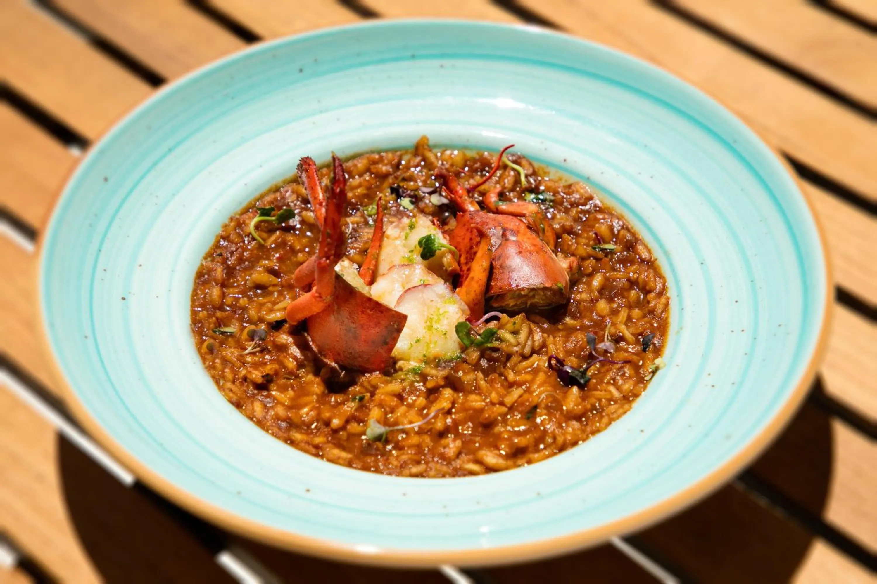 Restaurant/places to eat in Le Meridien Ra Beach Hotel and Spa