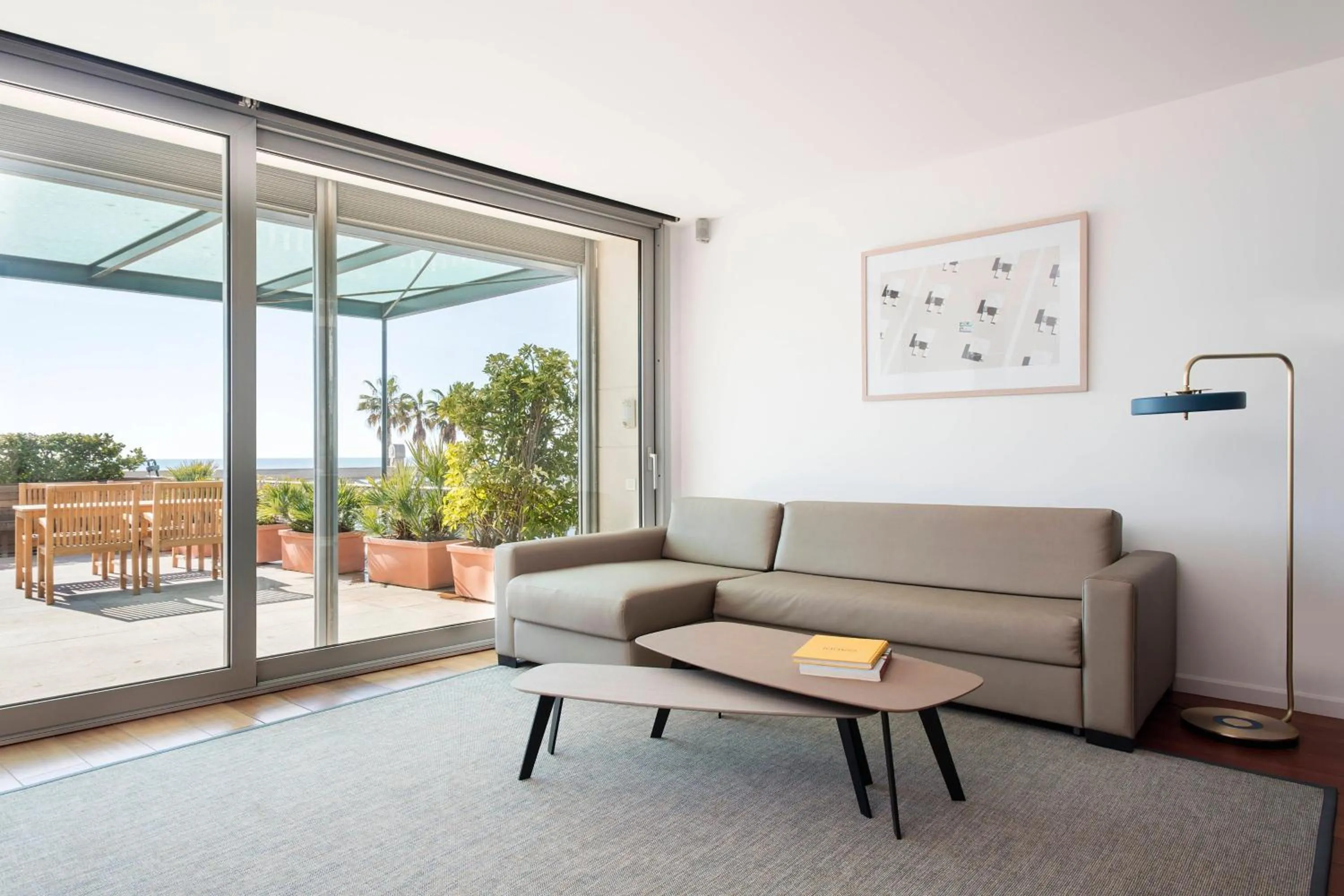 Living room in Le Meridien Ra Beach Hotel and Spa