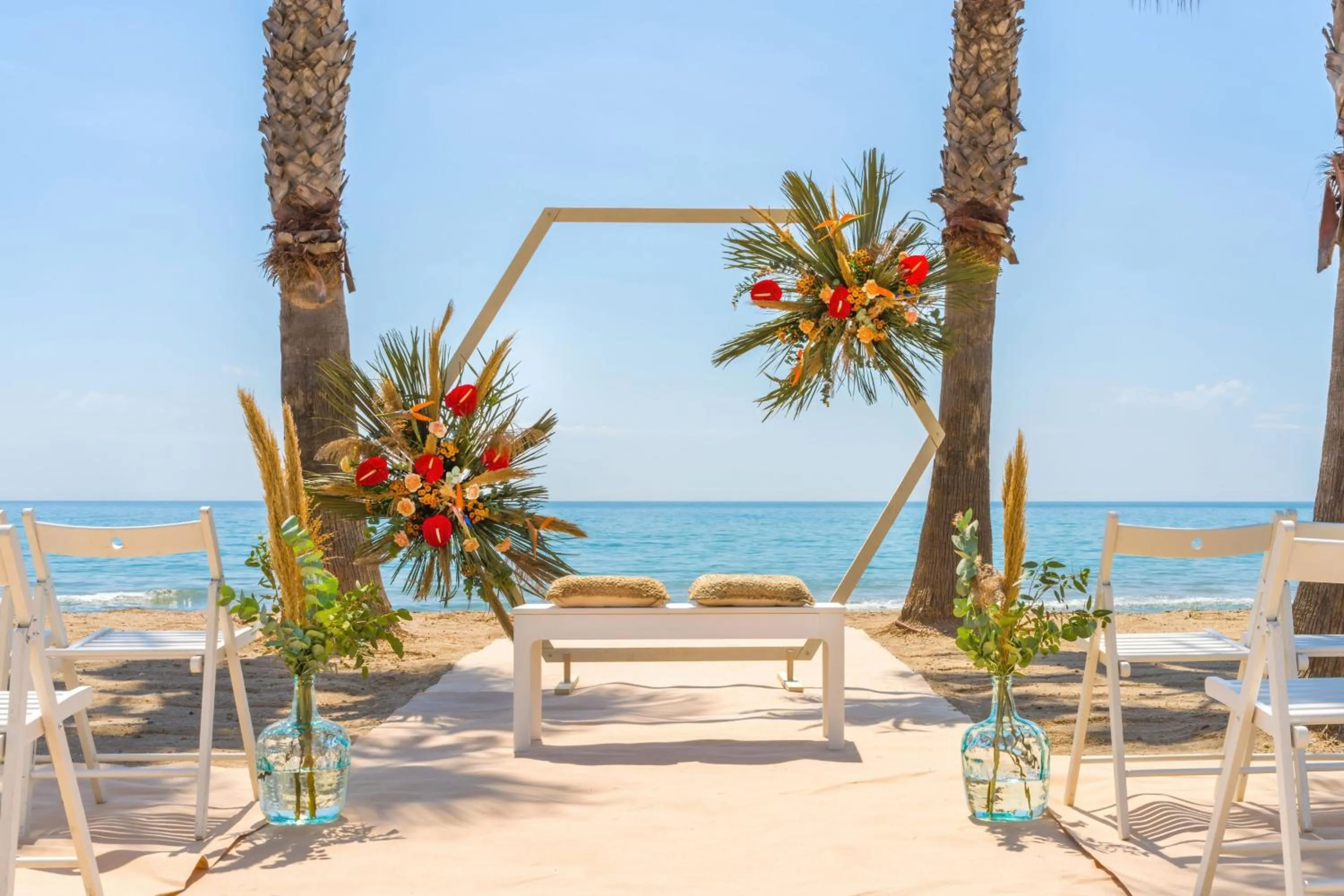 Banquet/Function facilities in Le Meridien Ra Beach Hotel and Spa