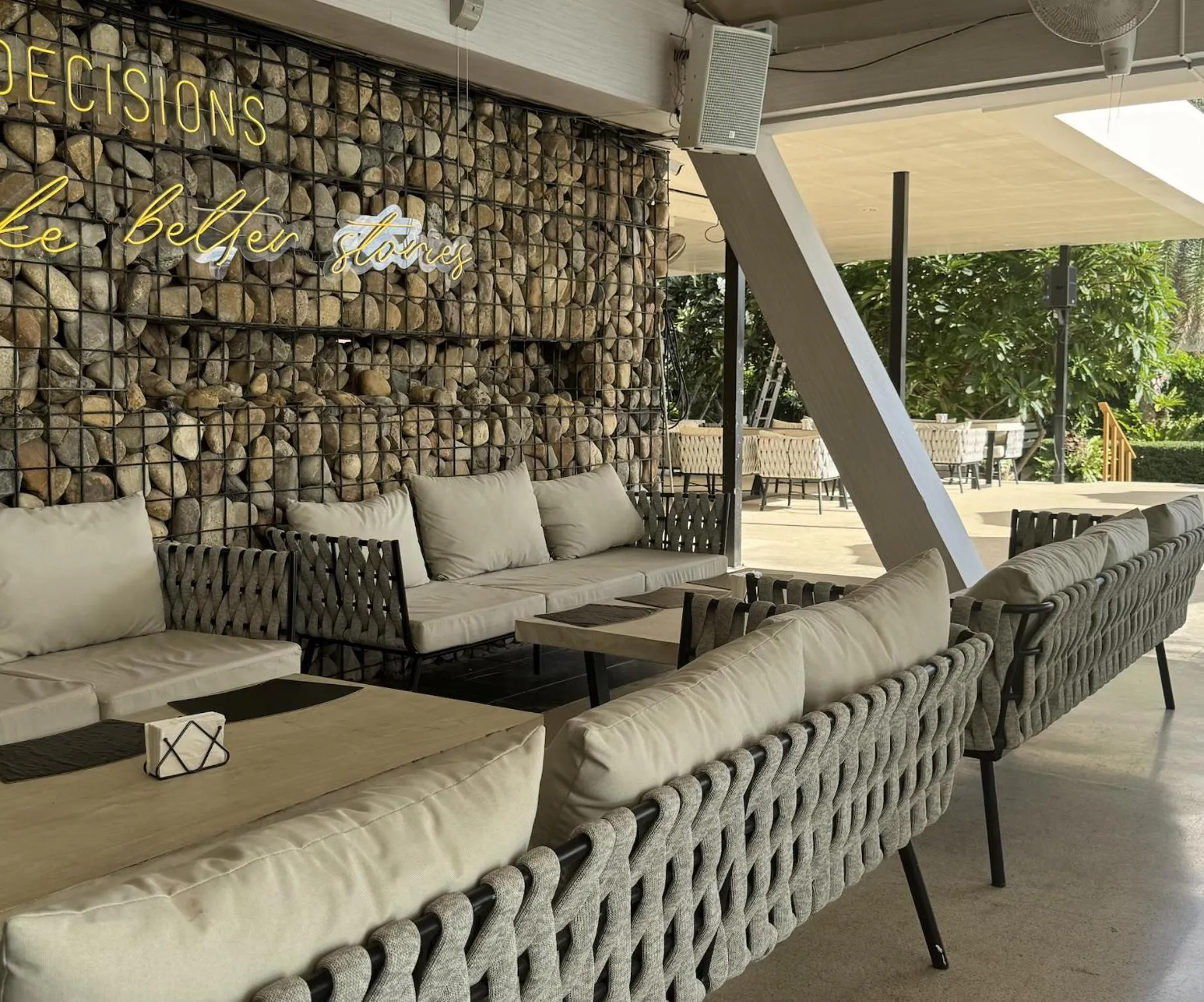 Restaurant/places to eat in Allure Resort