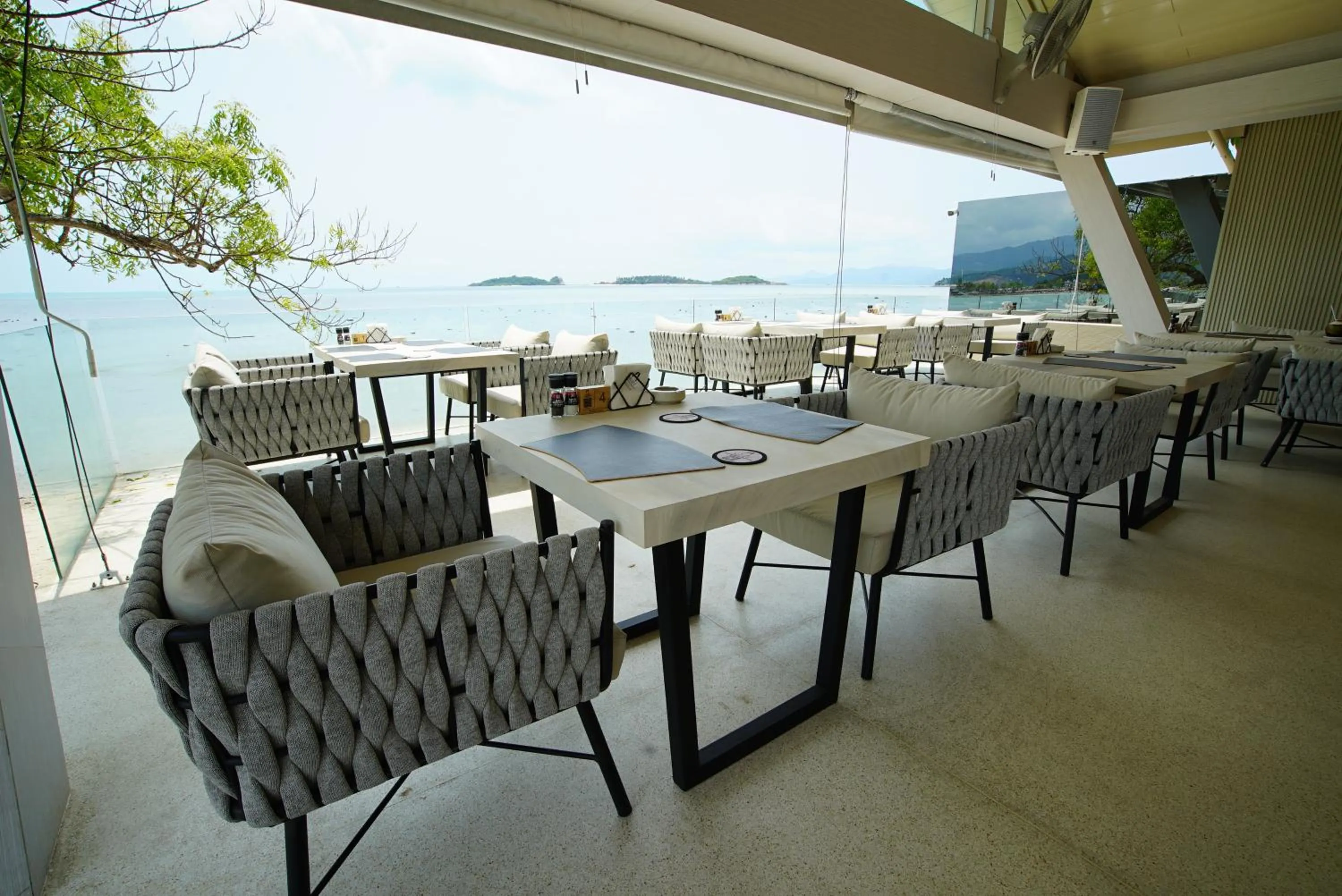 Restaurant/places to eat in Allure Resort