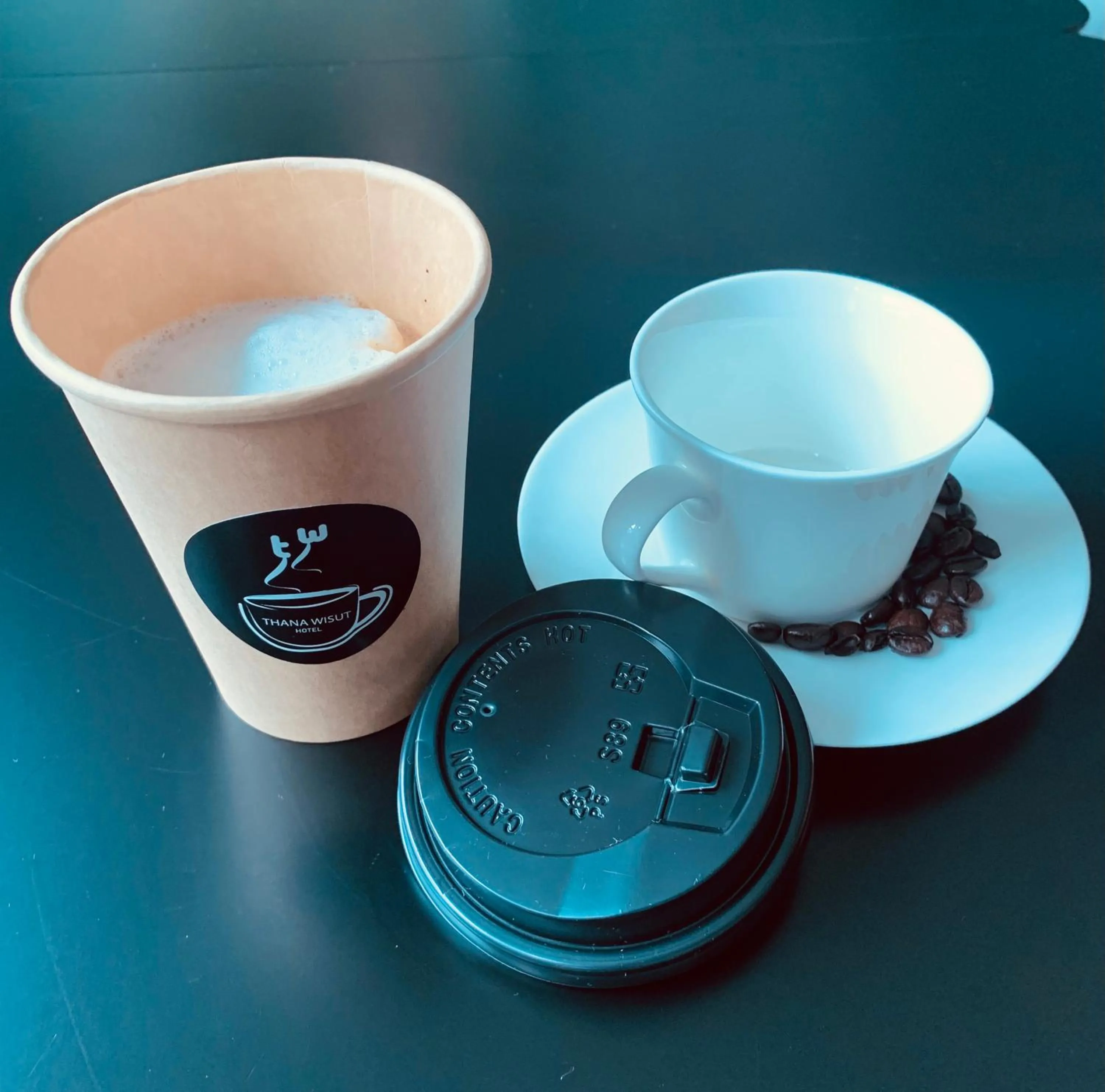 Restaurant/places to eat in Thana Wisut Hotel