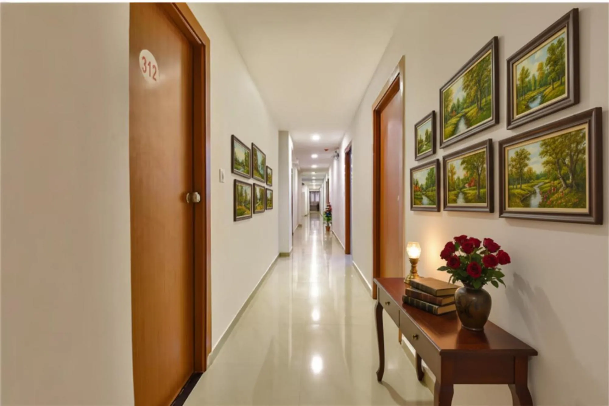 Lobby or reception in FabHotel Green Park - Nr Geeta Mandir