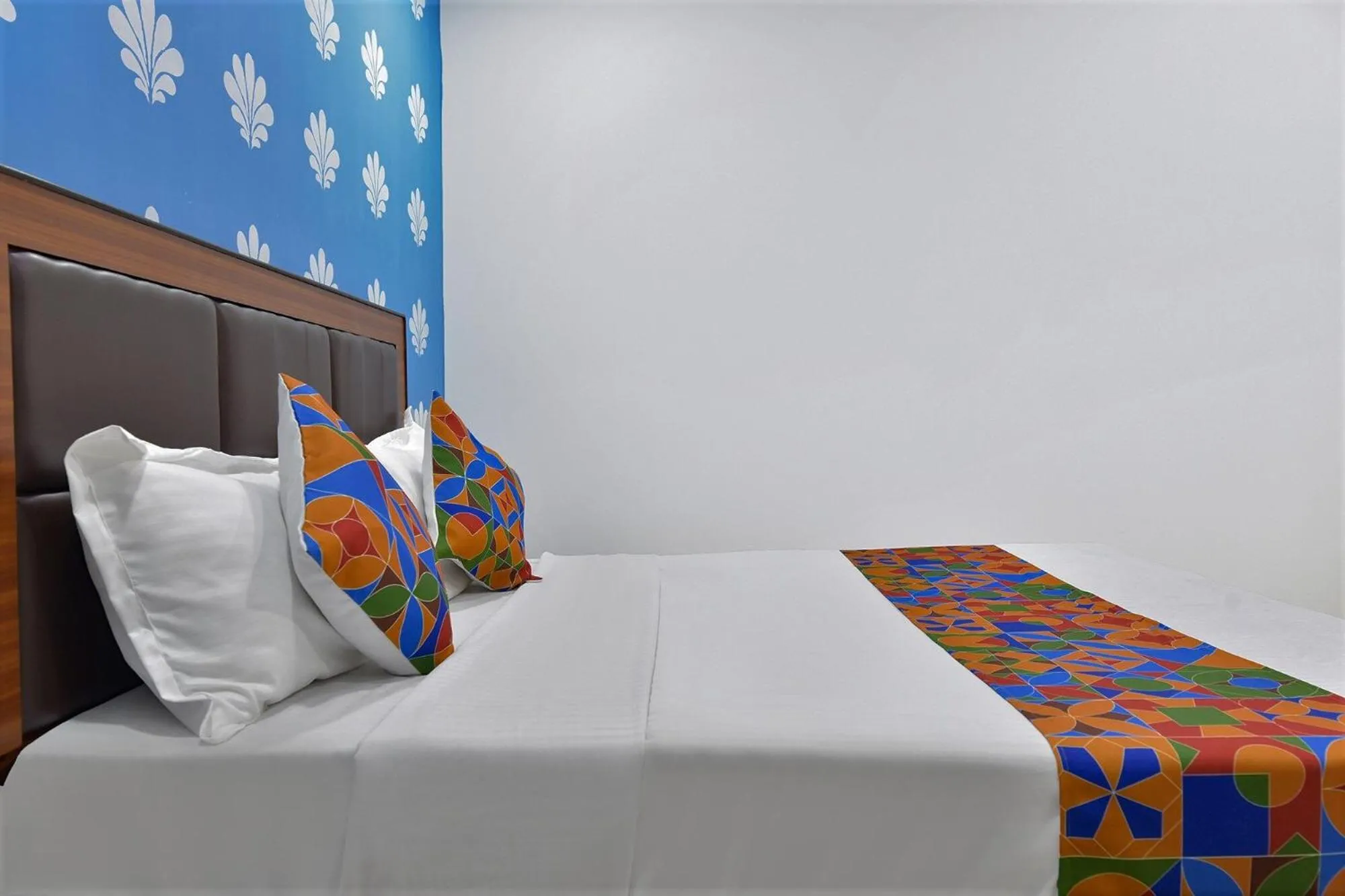 Bed in FabHotel Green Park - Nr Geeta Mandir