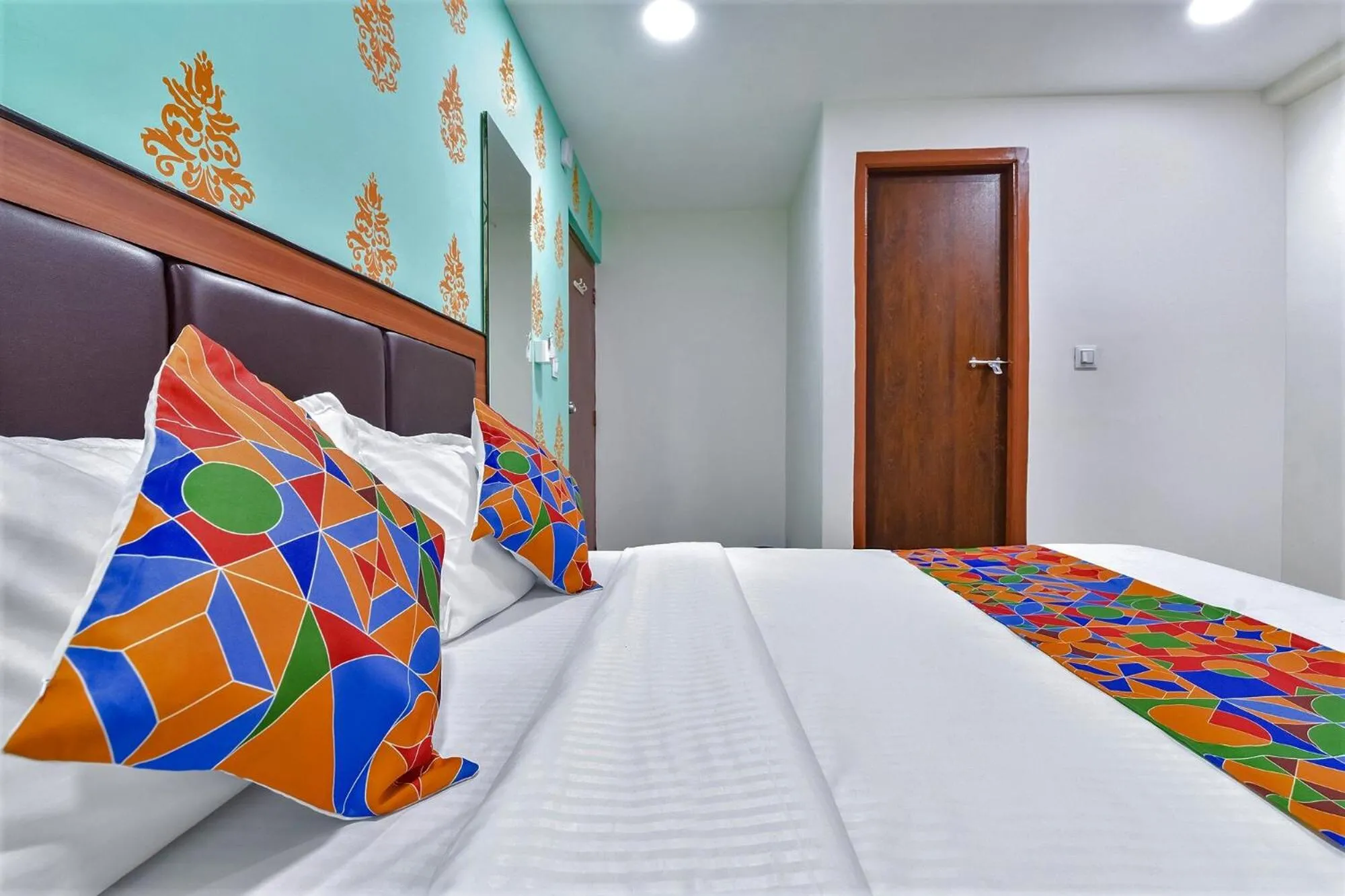 Bed in FabHotel Green Park - Nr Geeta Mandir