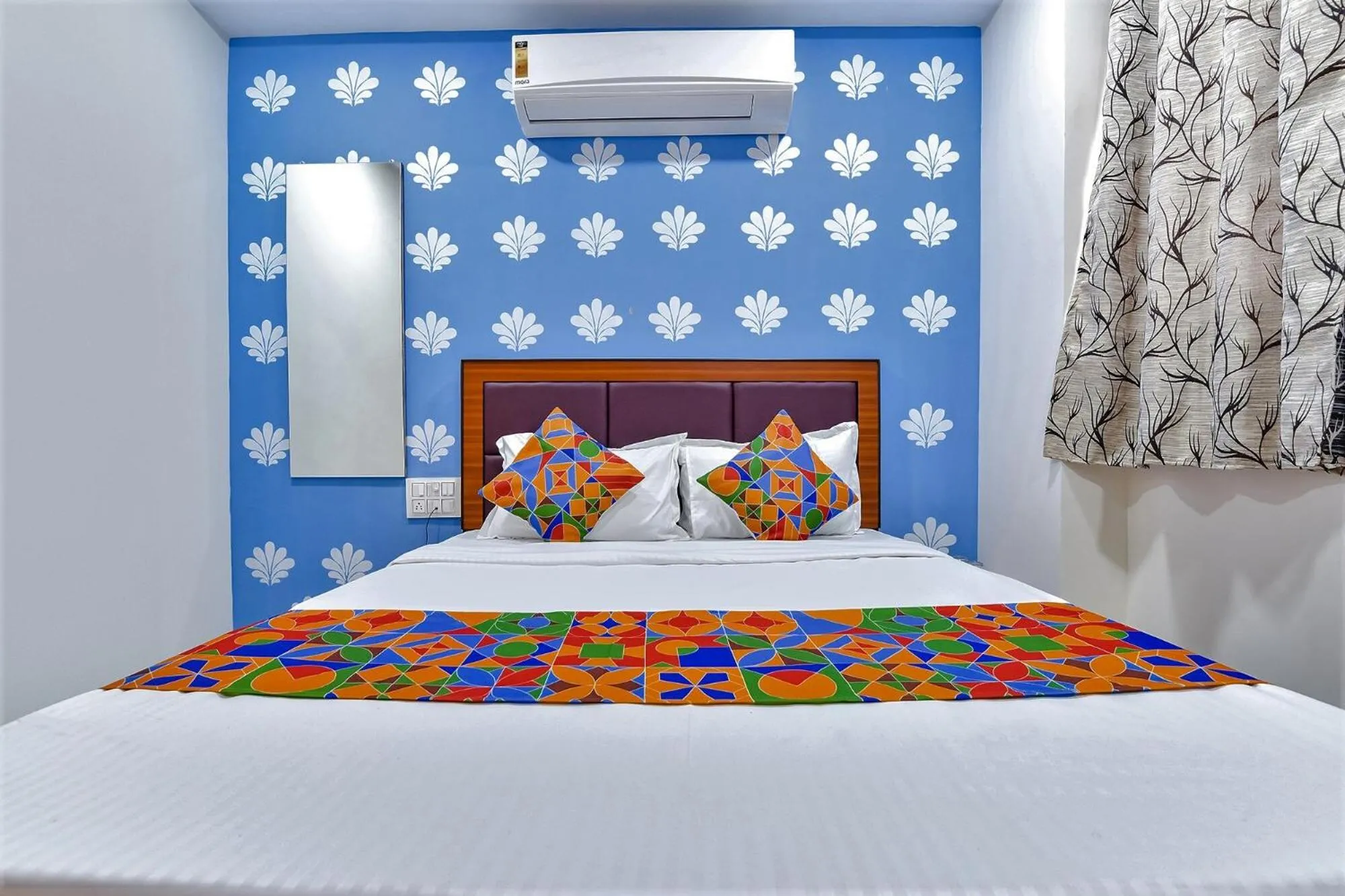 Bed in FabHotel Green Park - Nr Geeta Mandir