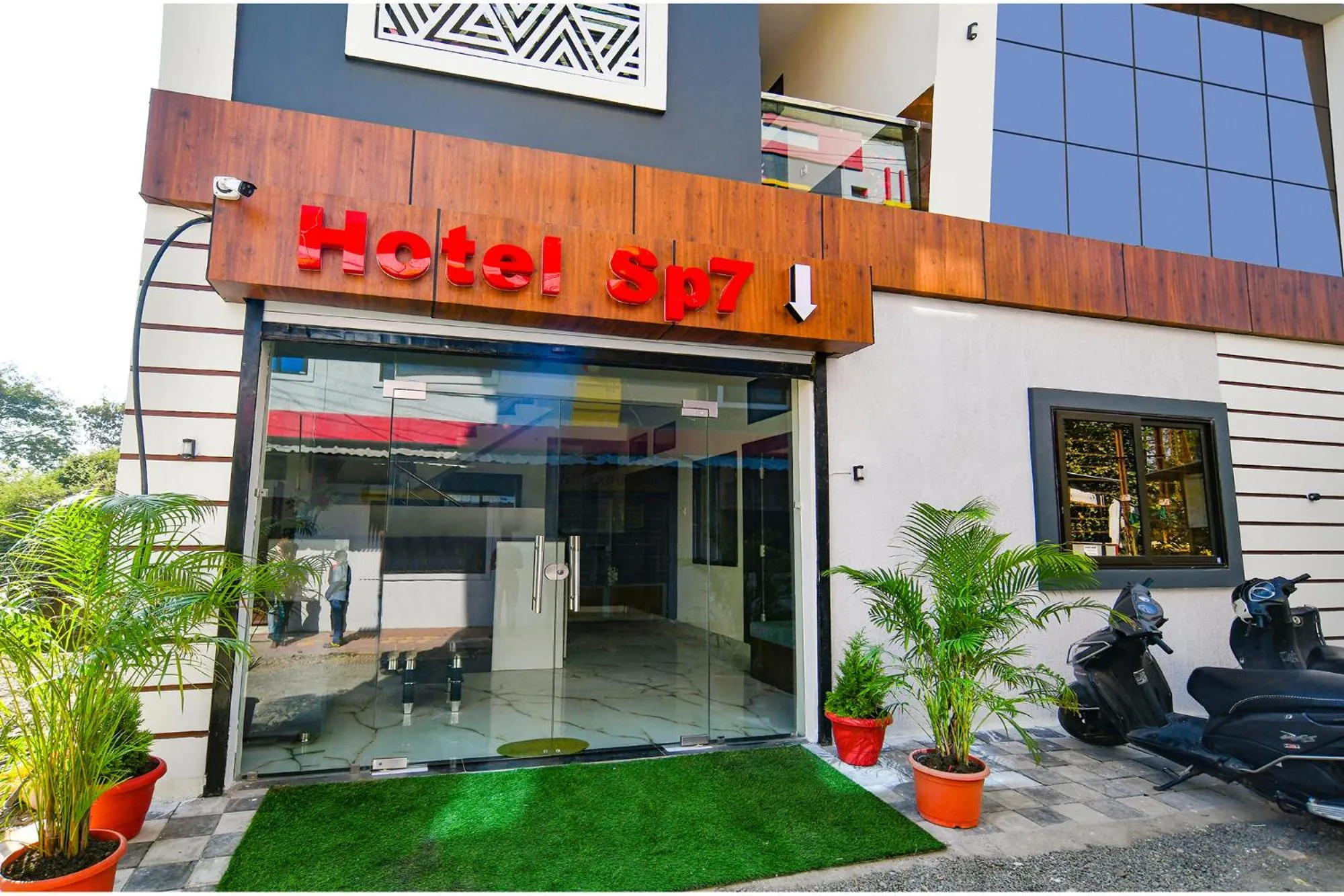 Facade/entrance in FabExpress SP7