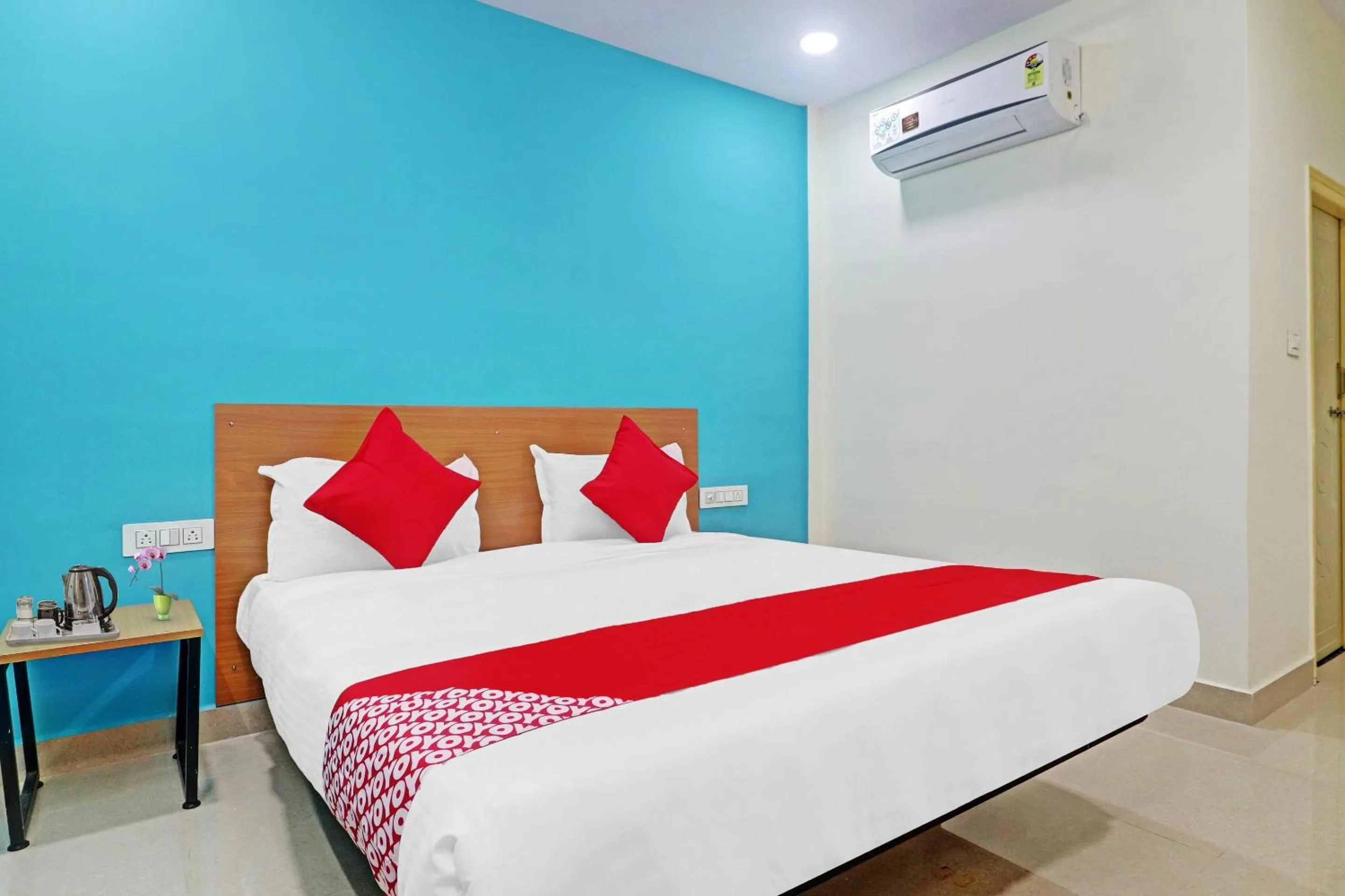 Bedroom, Bed in Super Hotel O Langar Houz Near Golconda Fort