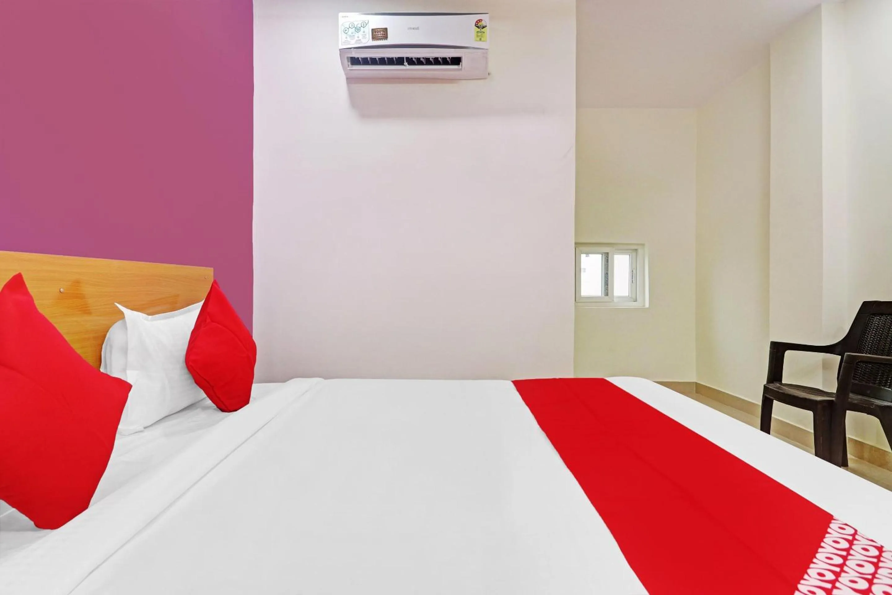 Bedroom, Bed in Hotel O Langar Houz Near Golconda Fort