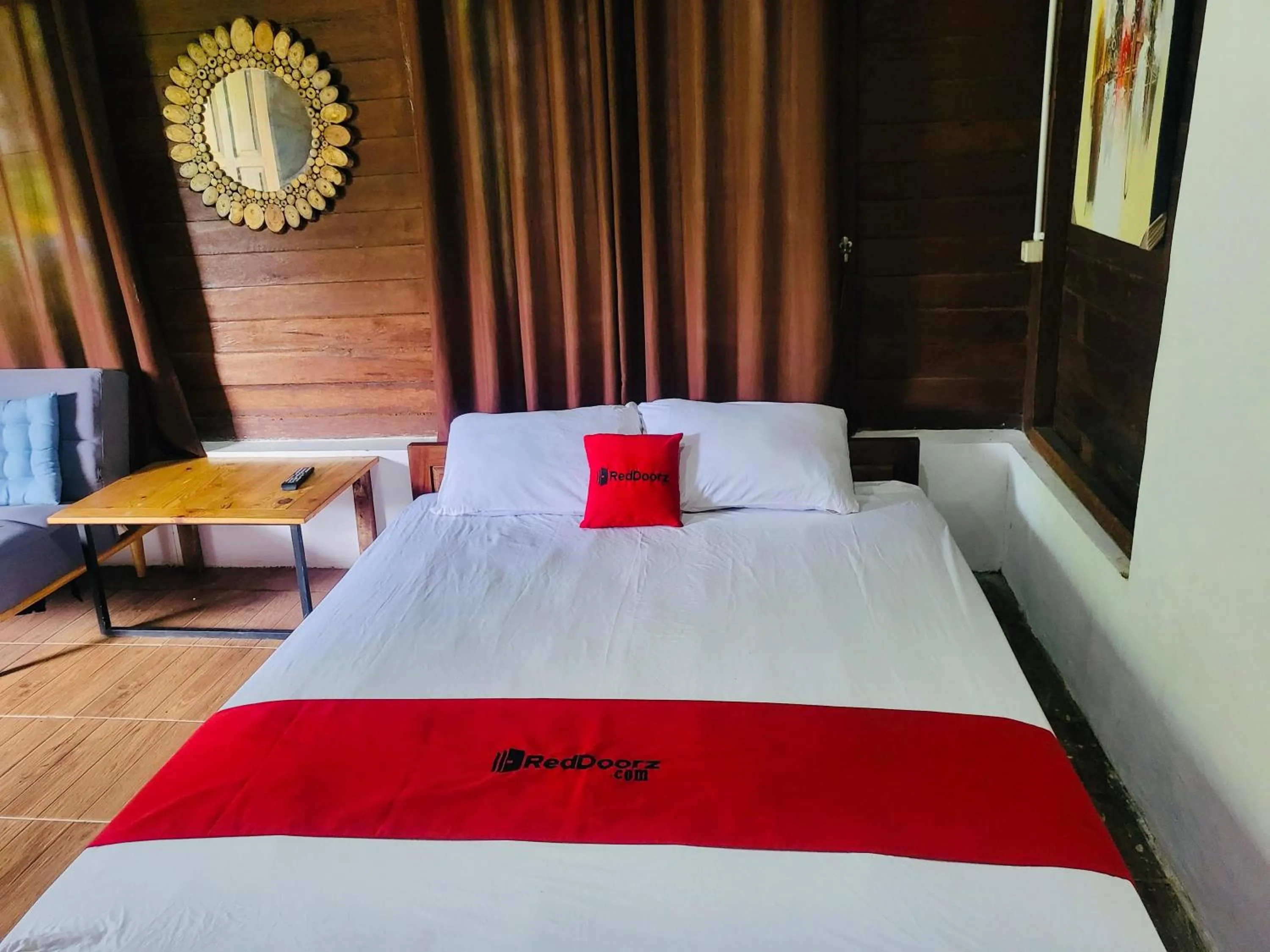 Bedroom, Bed in RedDoorz Syariah Near Wisata Durensewu Pandaan