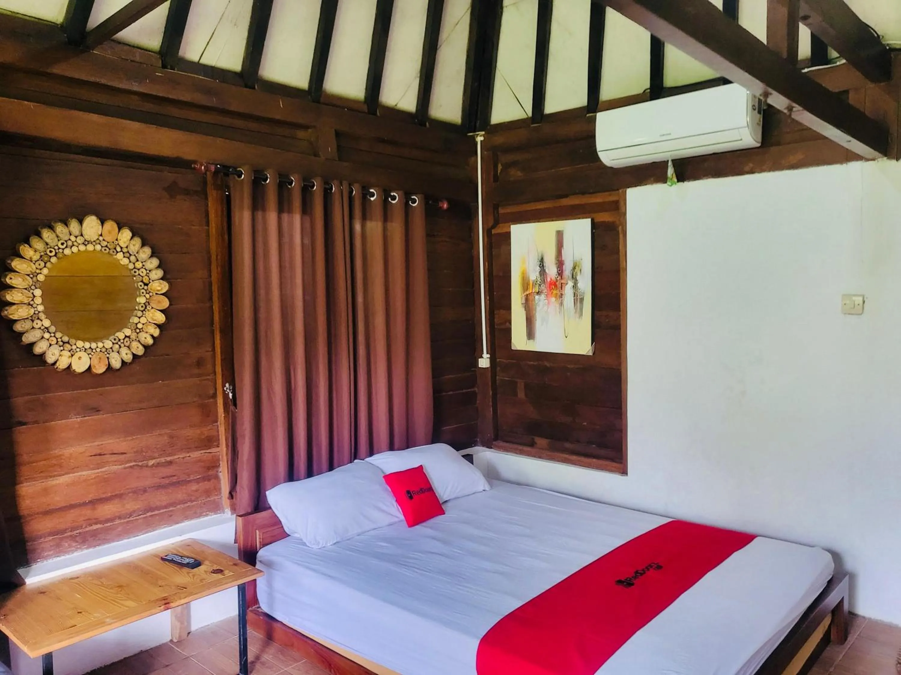 Bedroom, Bed in RedDoorz Syariah Near Wisata Durensewu Pandaan