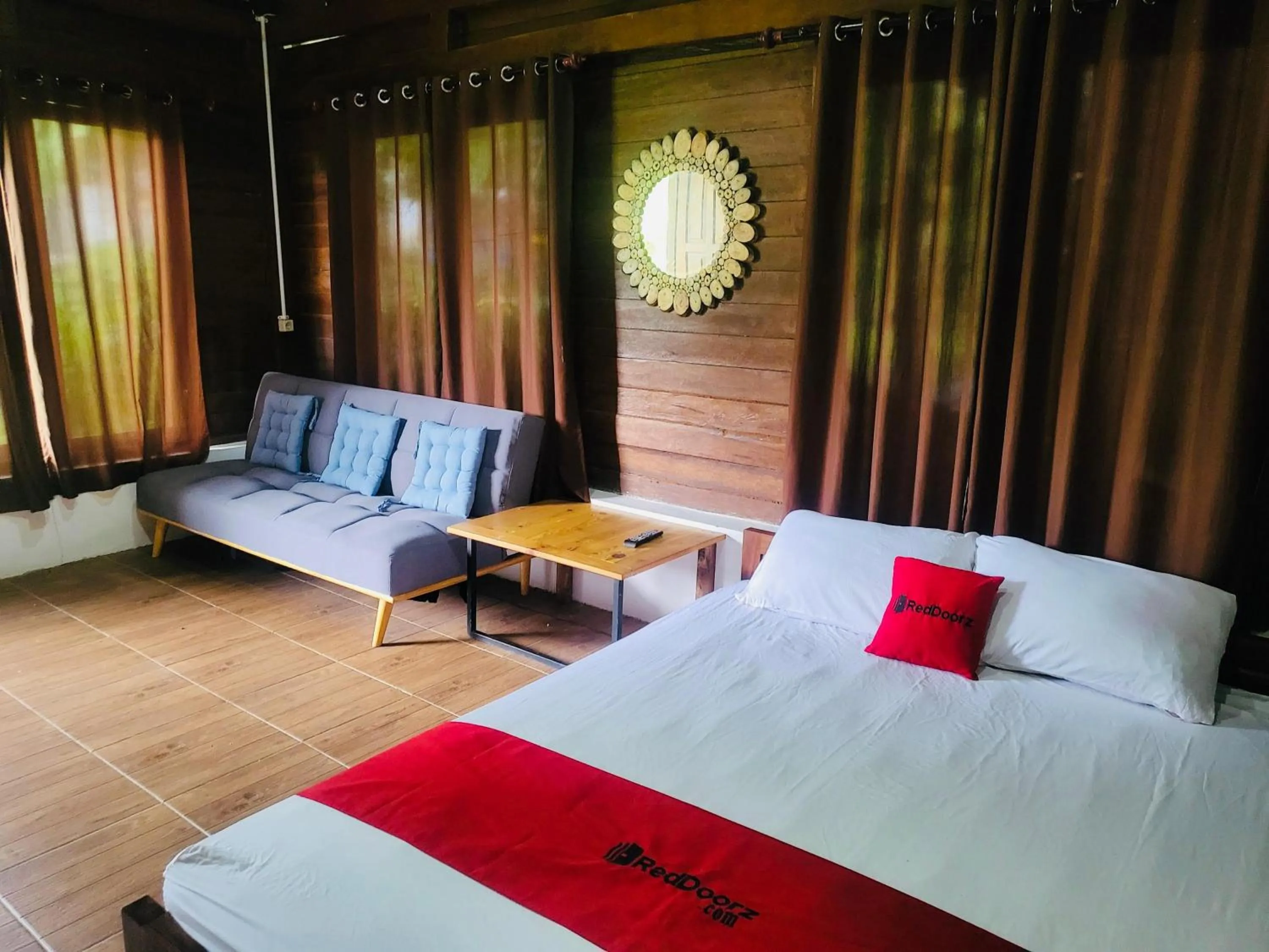 Bedroom, Bed in RedDoorz Syariah Near Wisata Durensewu Pandaan